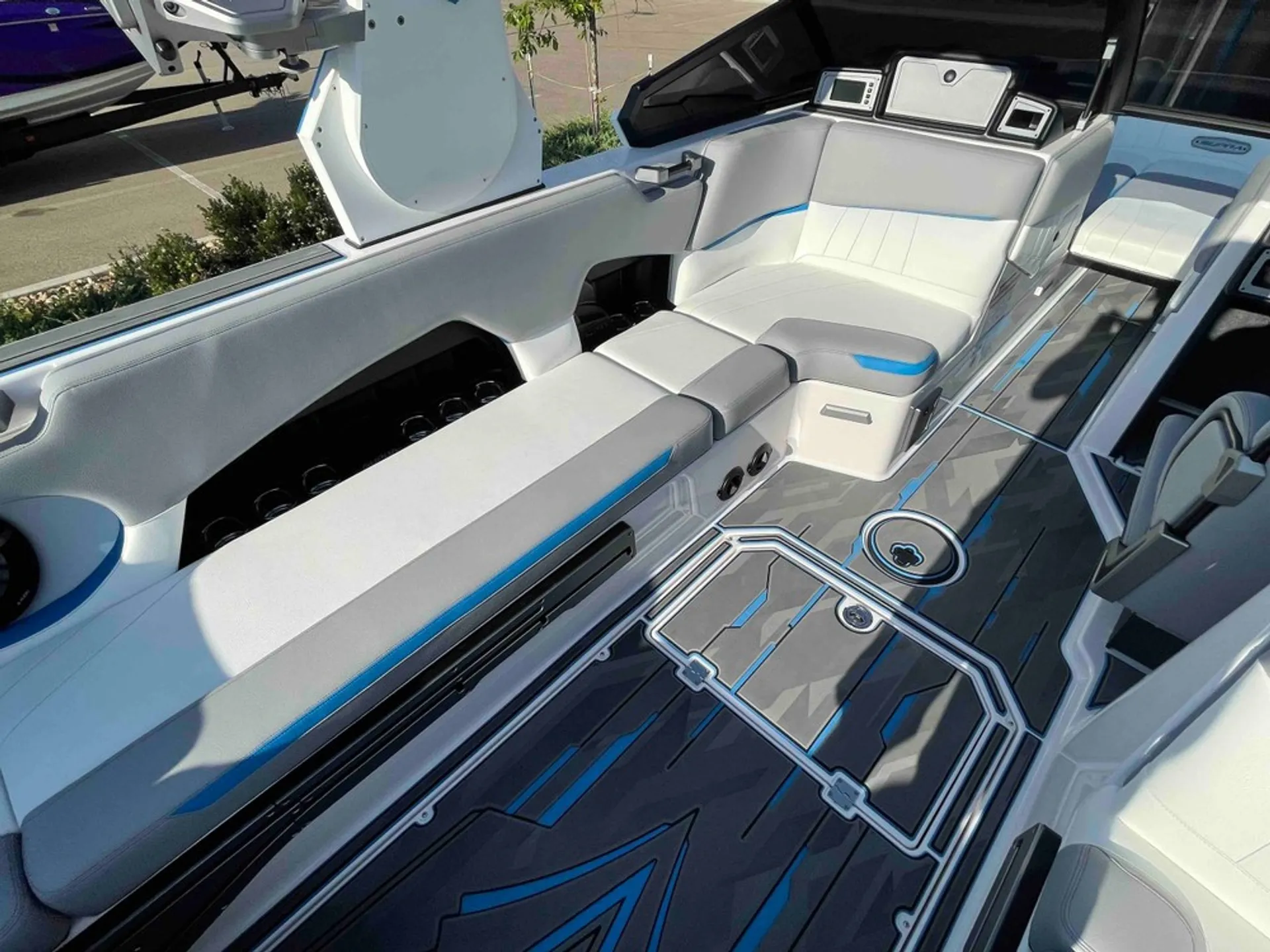 Supra SE 550 Wake/Surf Boat Rental
