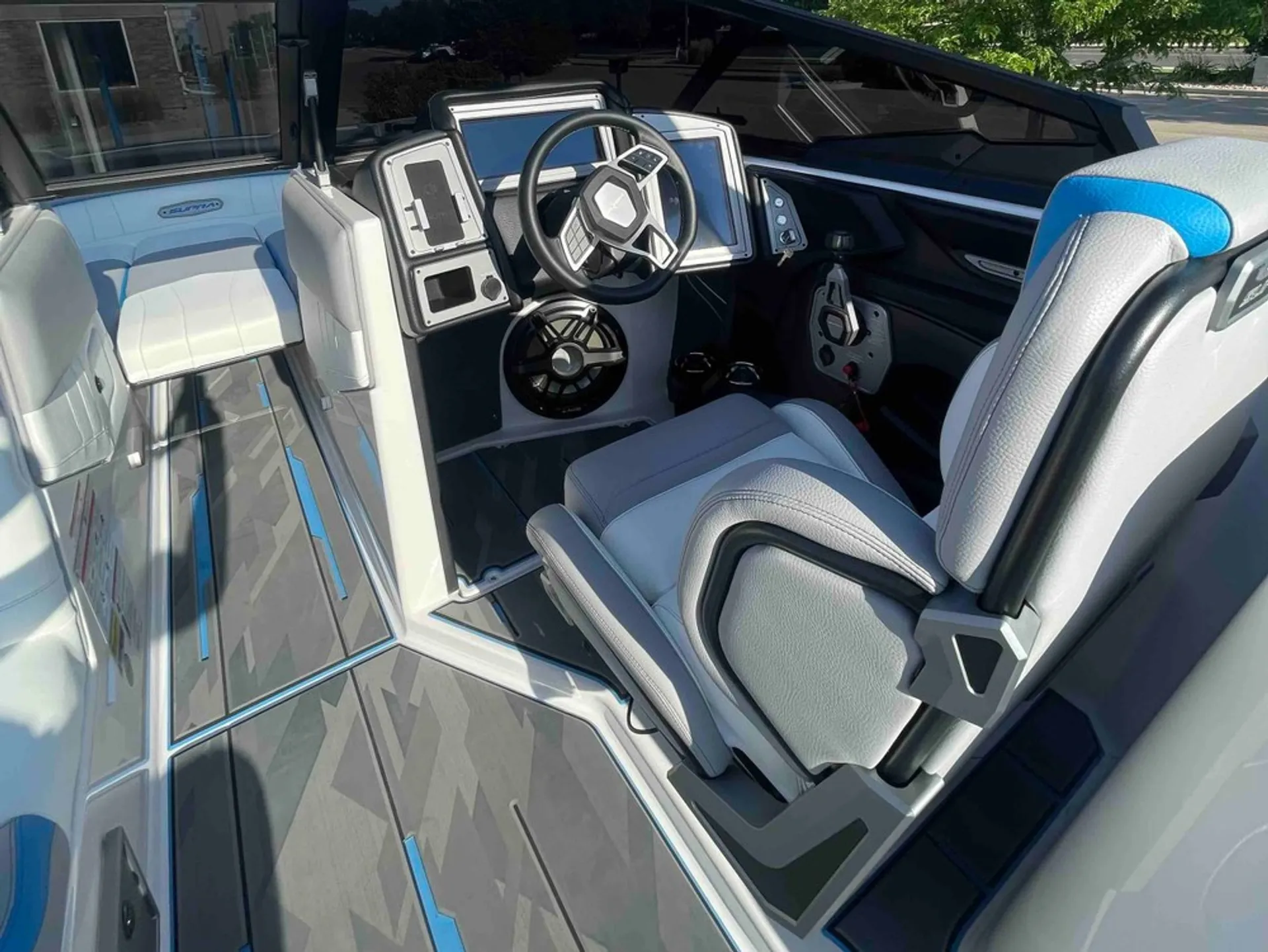 Supra SE 550 Wake/Surf Boat Rental