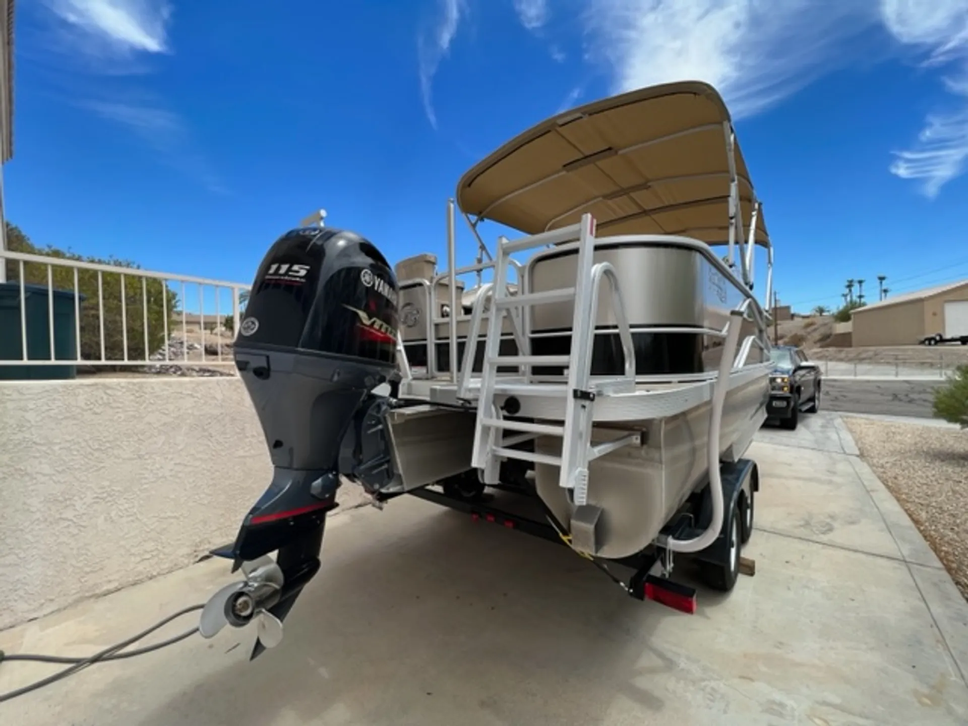 The Entertainer 2018 Suncatcher V22 GT