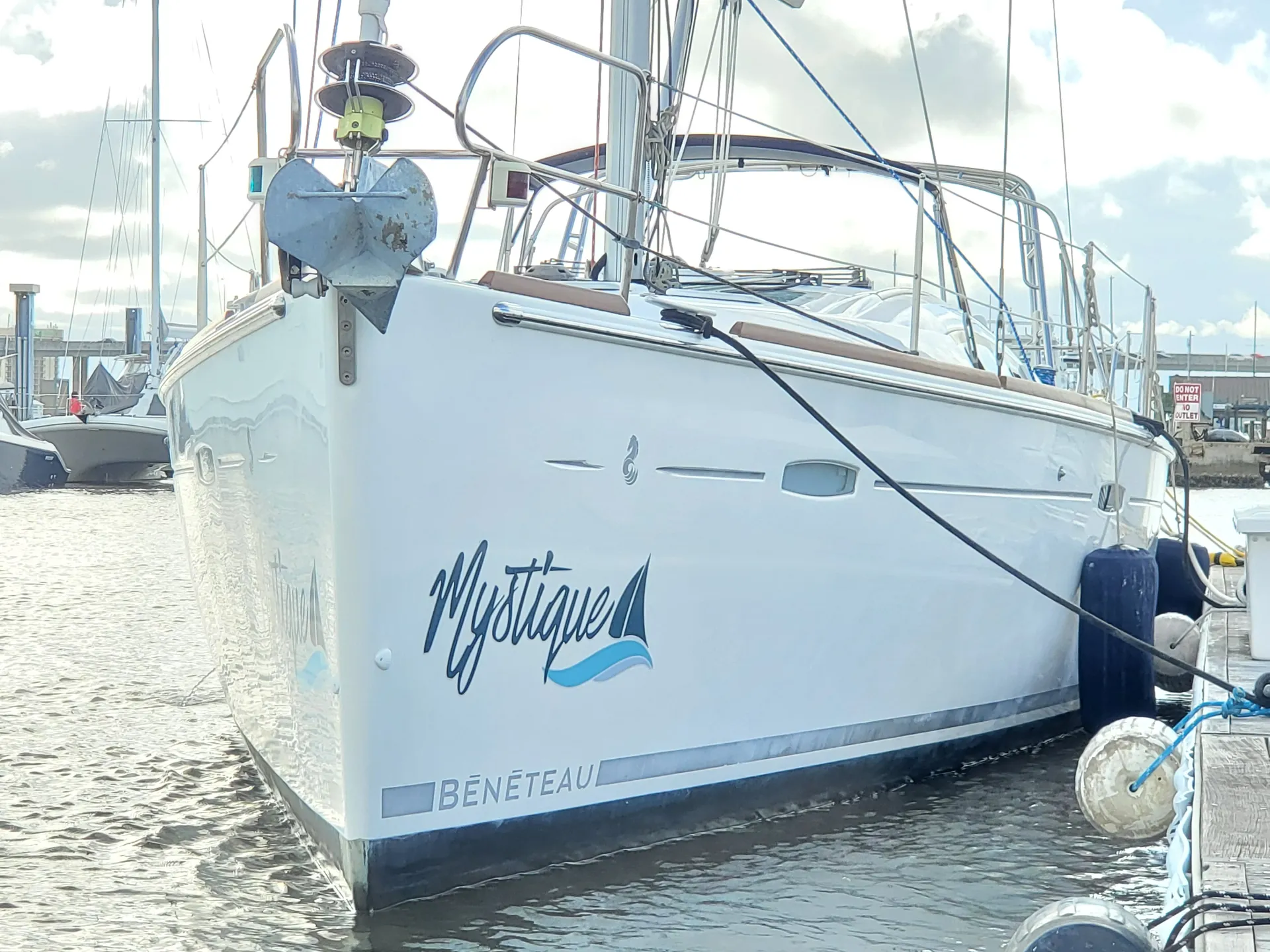 BOYB Private Luxury Sailing Charter on Mystique
