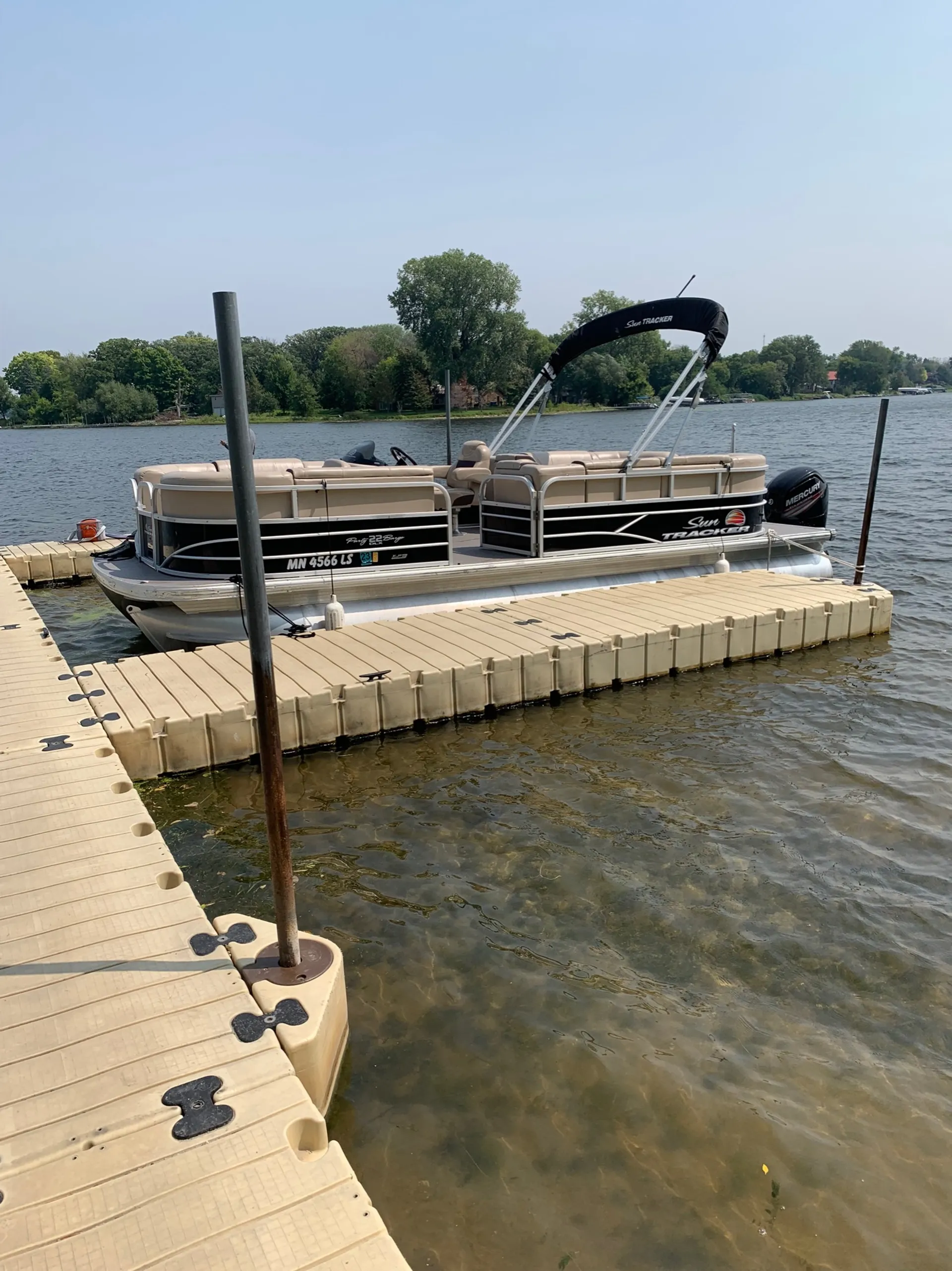 22ft 115HP Tritoon on Medicine Lake