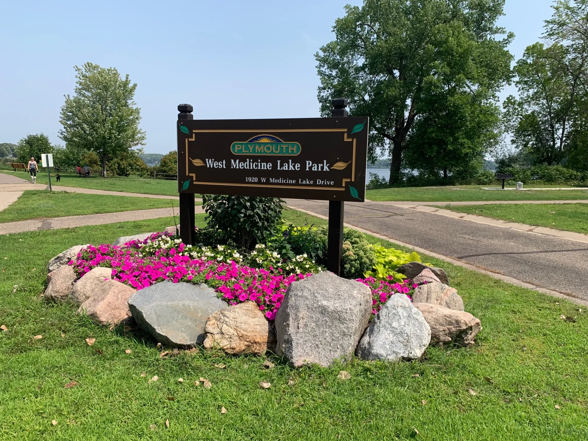 22ft 115HP Tritoon on Medicine Lake