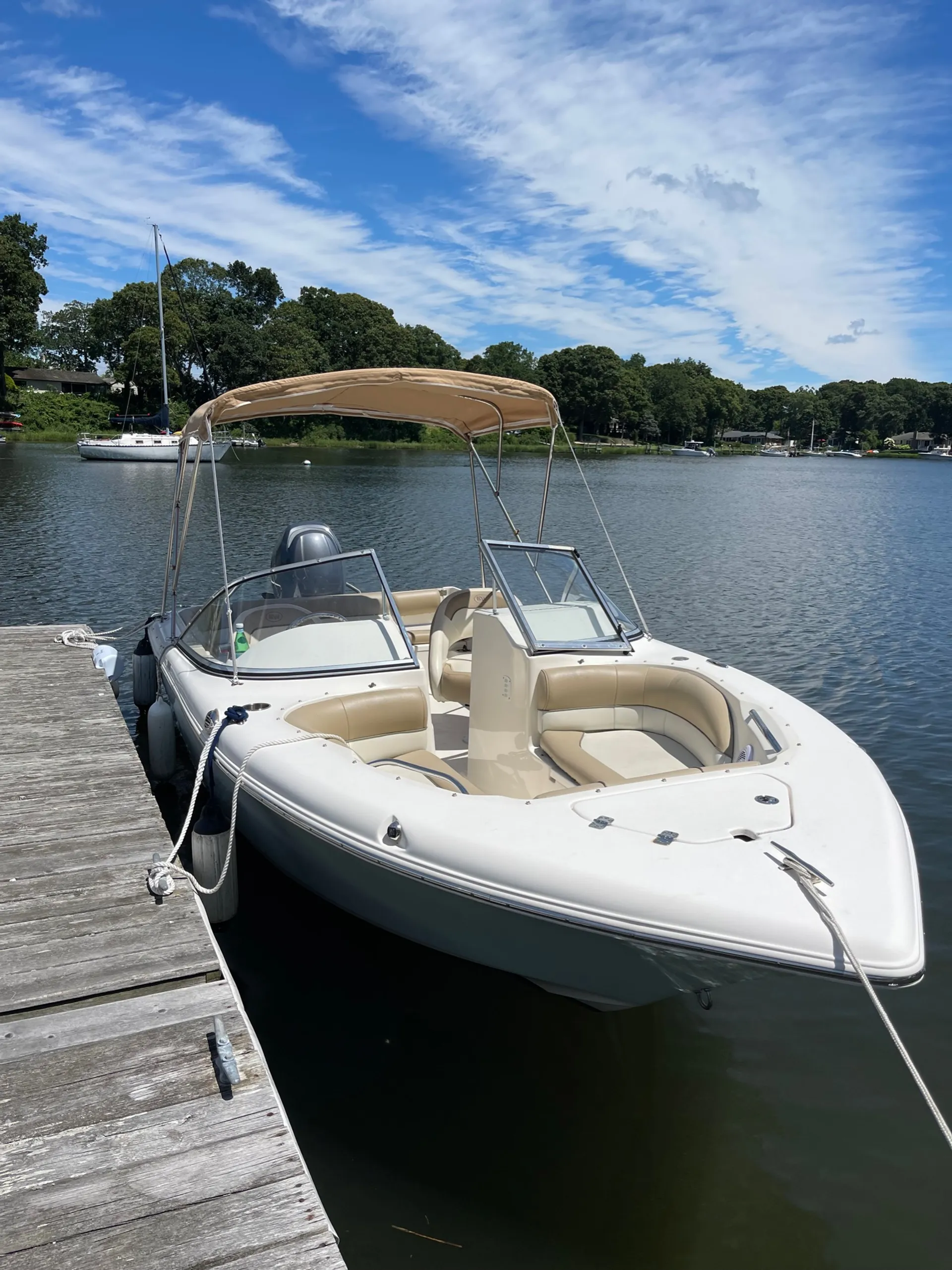 Key West 203 Dual Console Boat 8 People North and South Fork Pickup