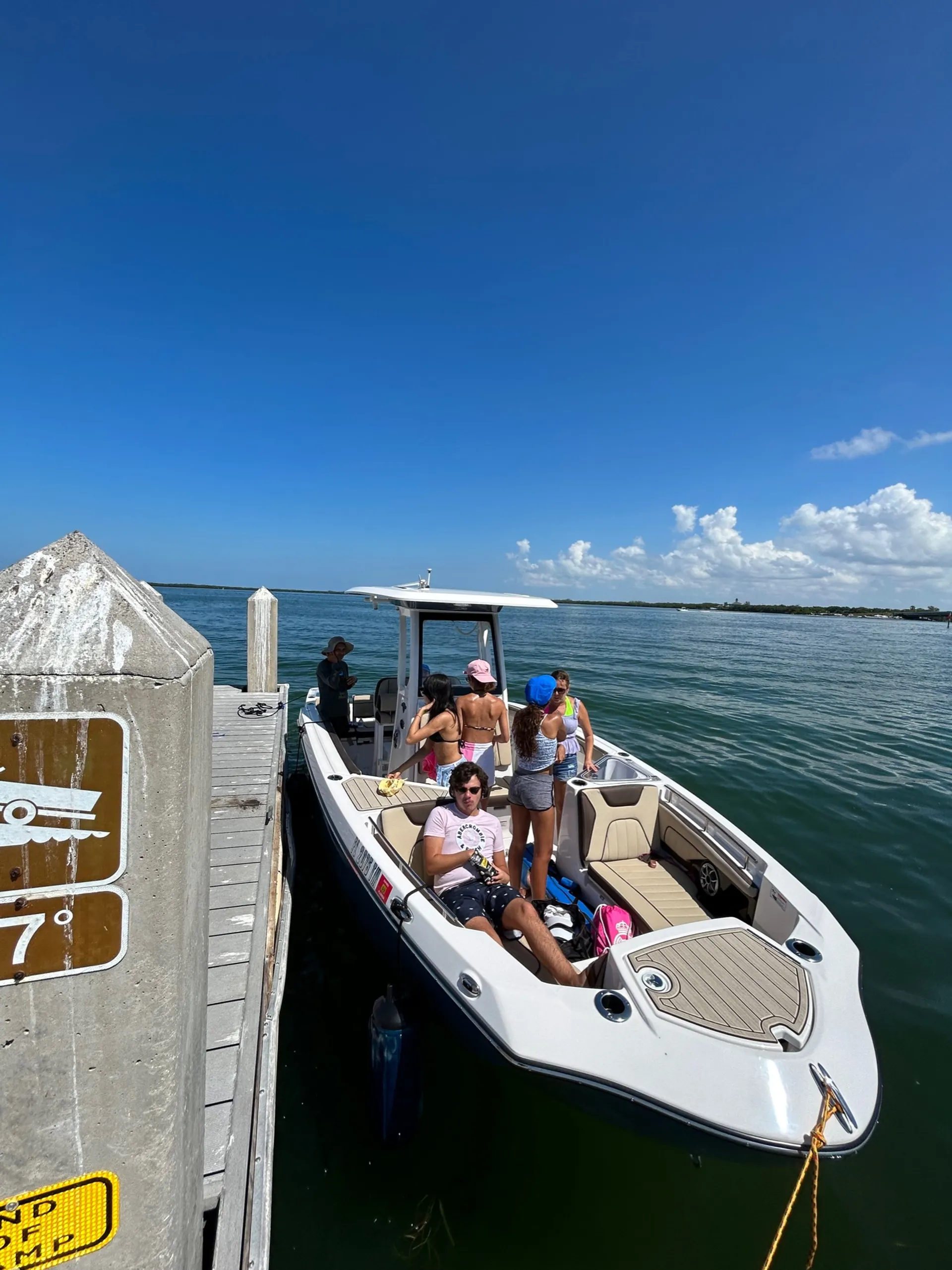 2023 Yamaha FSH - perfect for cruising Tampa! Add Ons available 