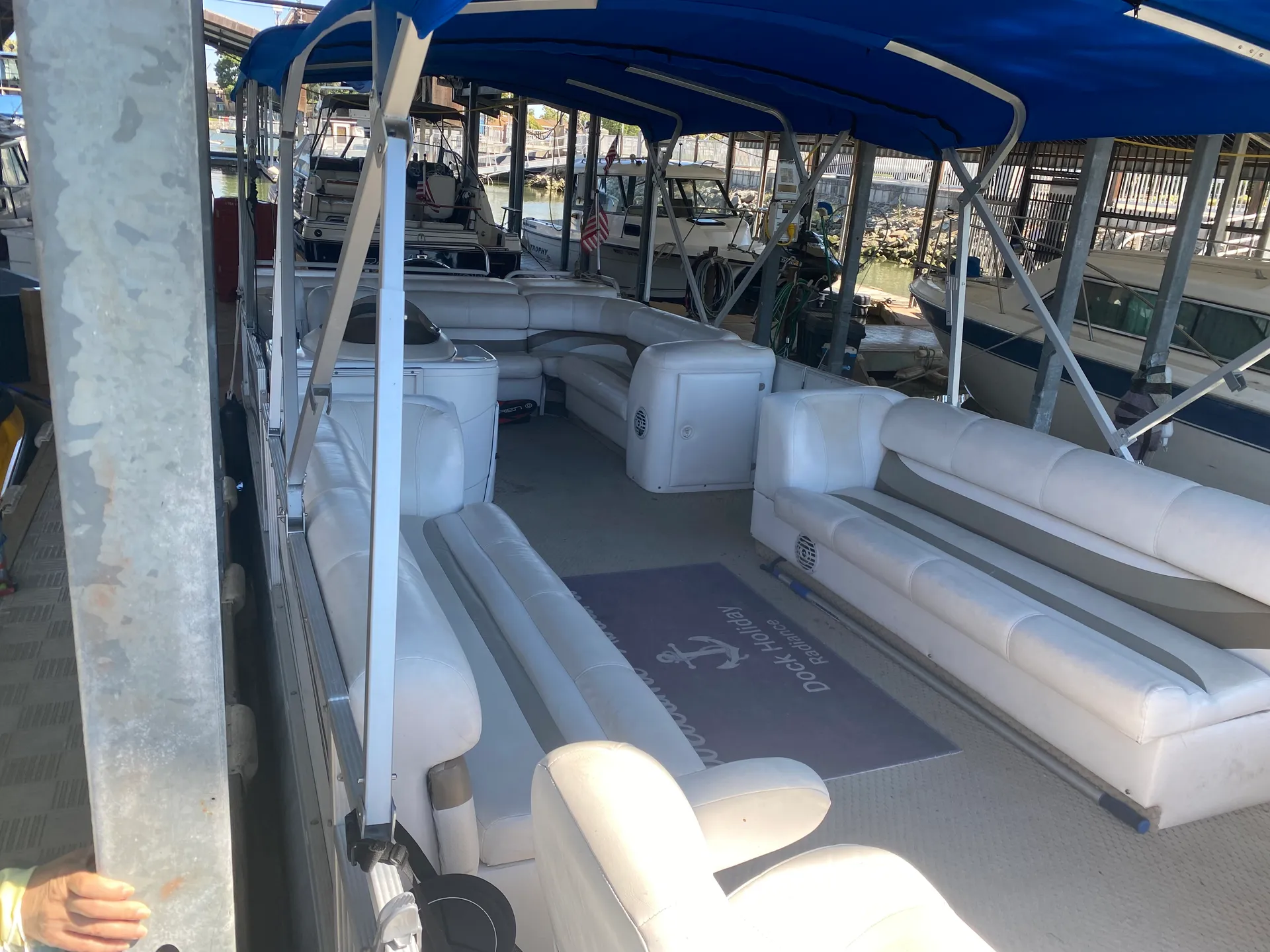 Crest Pontoons 25 Crest III XRS in Discovery Bay, CA — photo 5