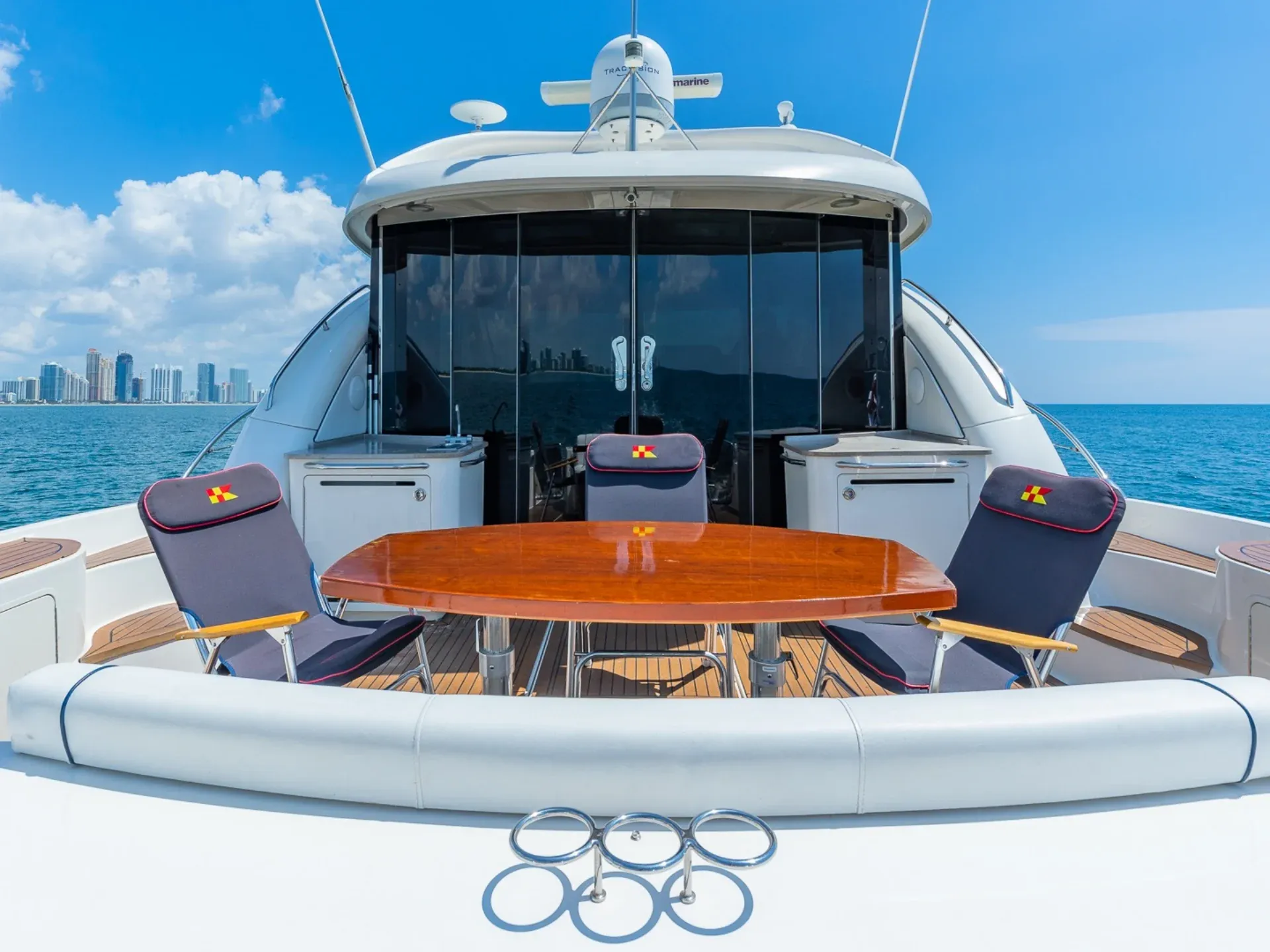 Sea Ray Boats 60 Sundancer in Chicago, IL — photo 2