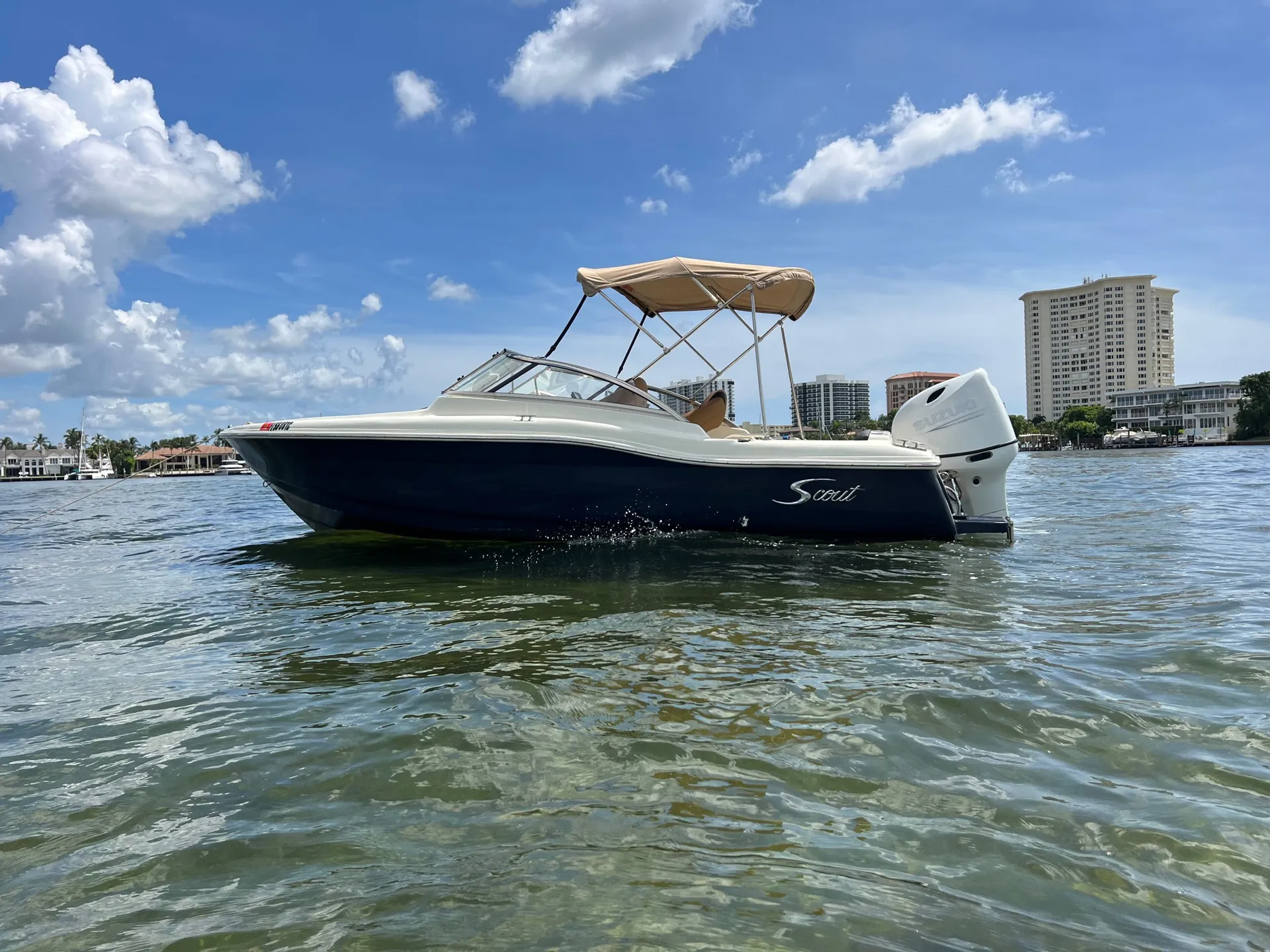 SCOUT BOATS 210 DORADO in Deerfield Beach, FL