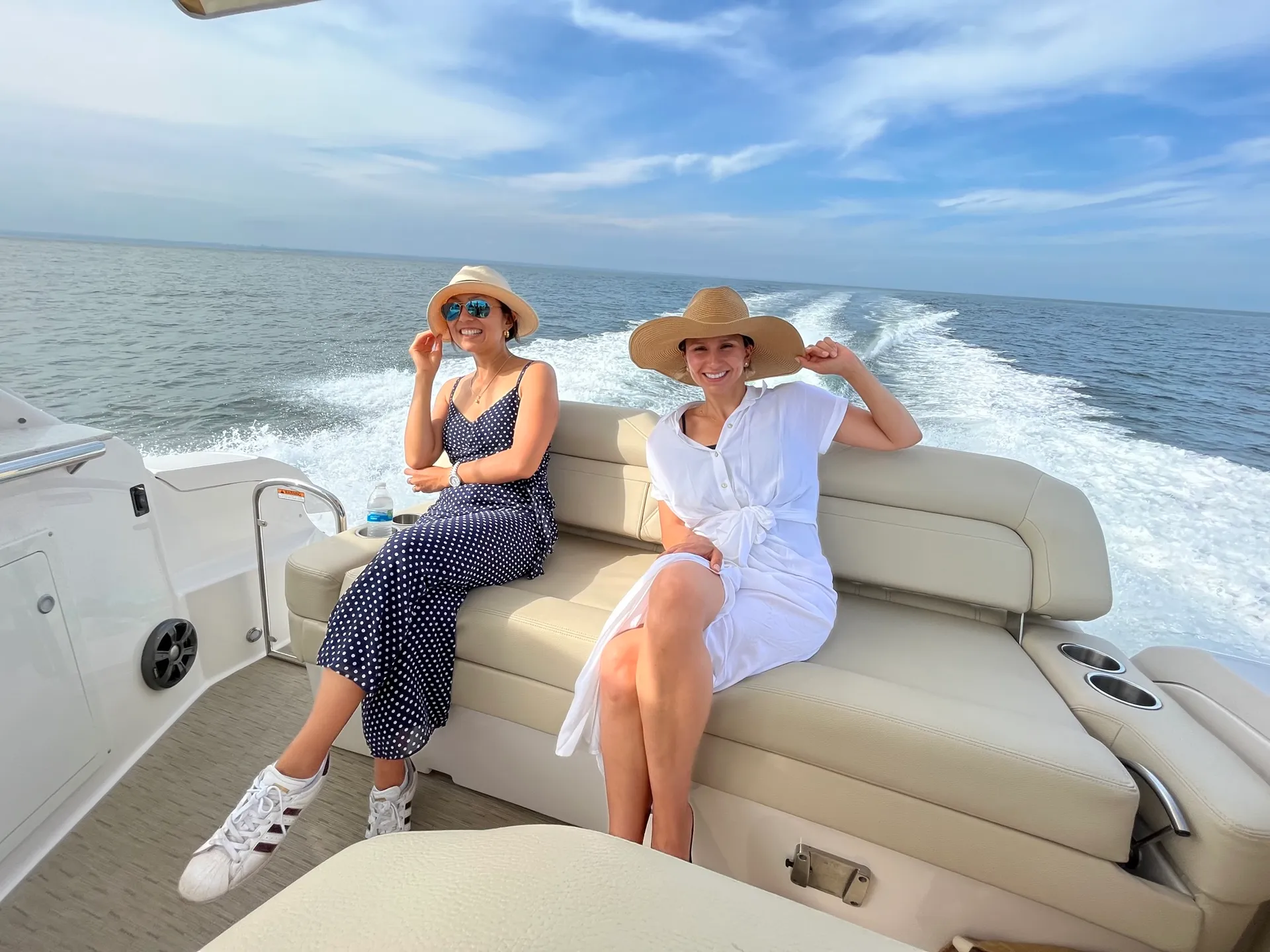 Beautiful, Clean &amp; Modern 35 Foot Express Cruiser!