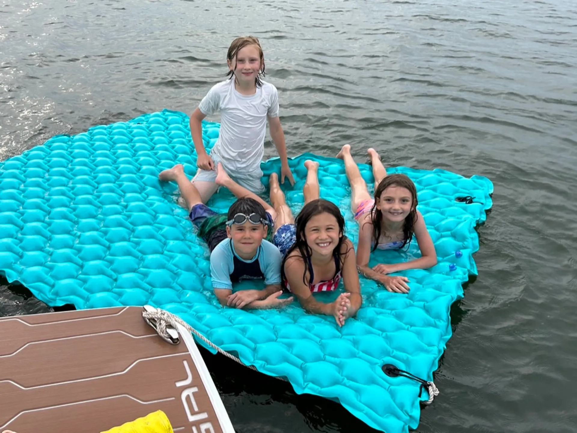 Beautiful, Clean &amp; Modern 35 Foot Express Cruiser!