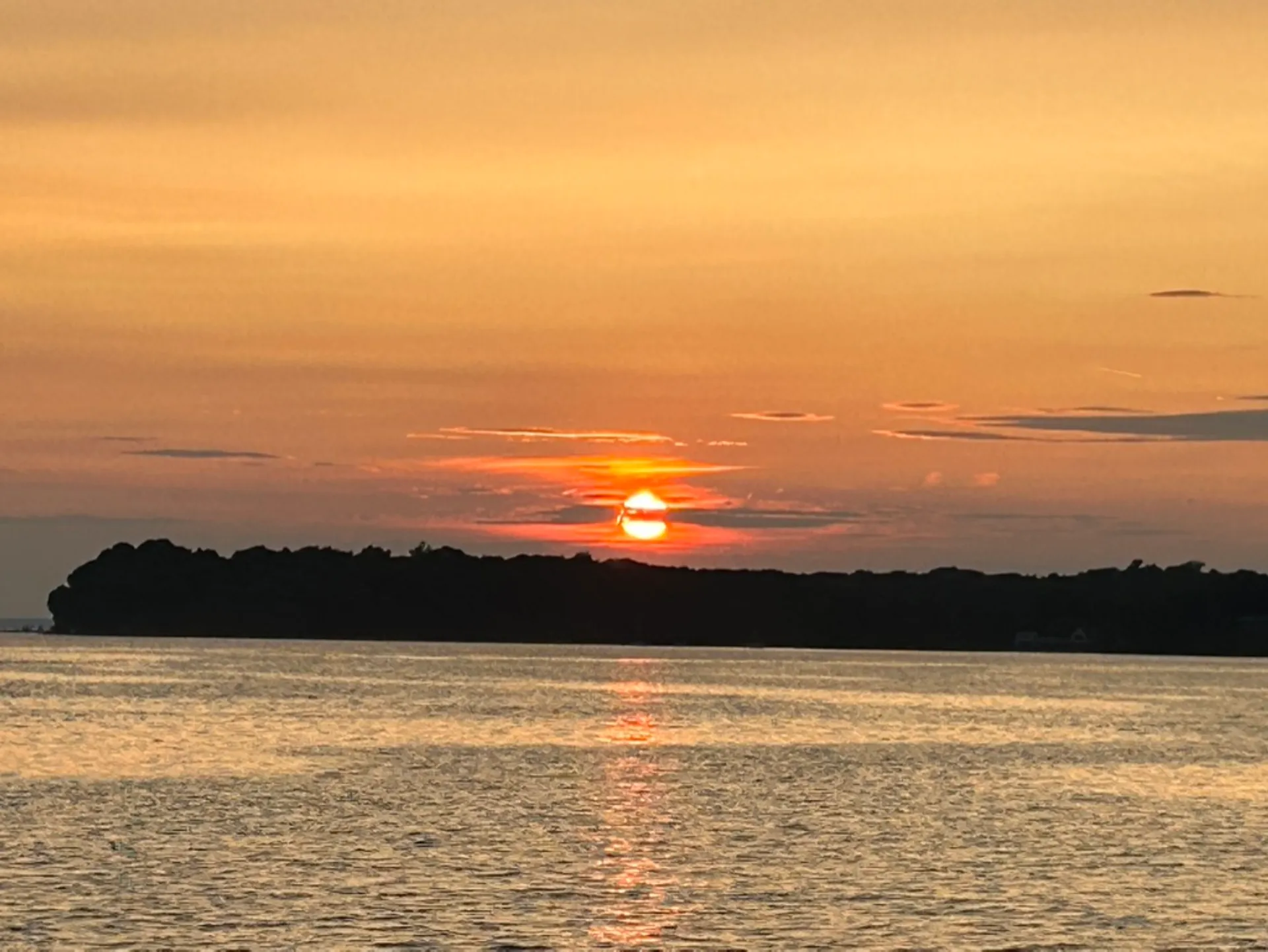 Beautiful, Clean &amp; Modern 35 Foot Express Cruiser!