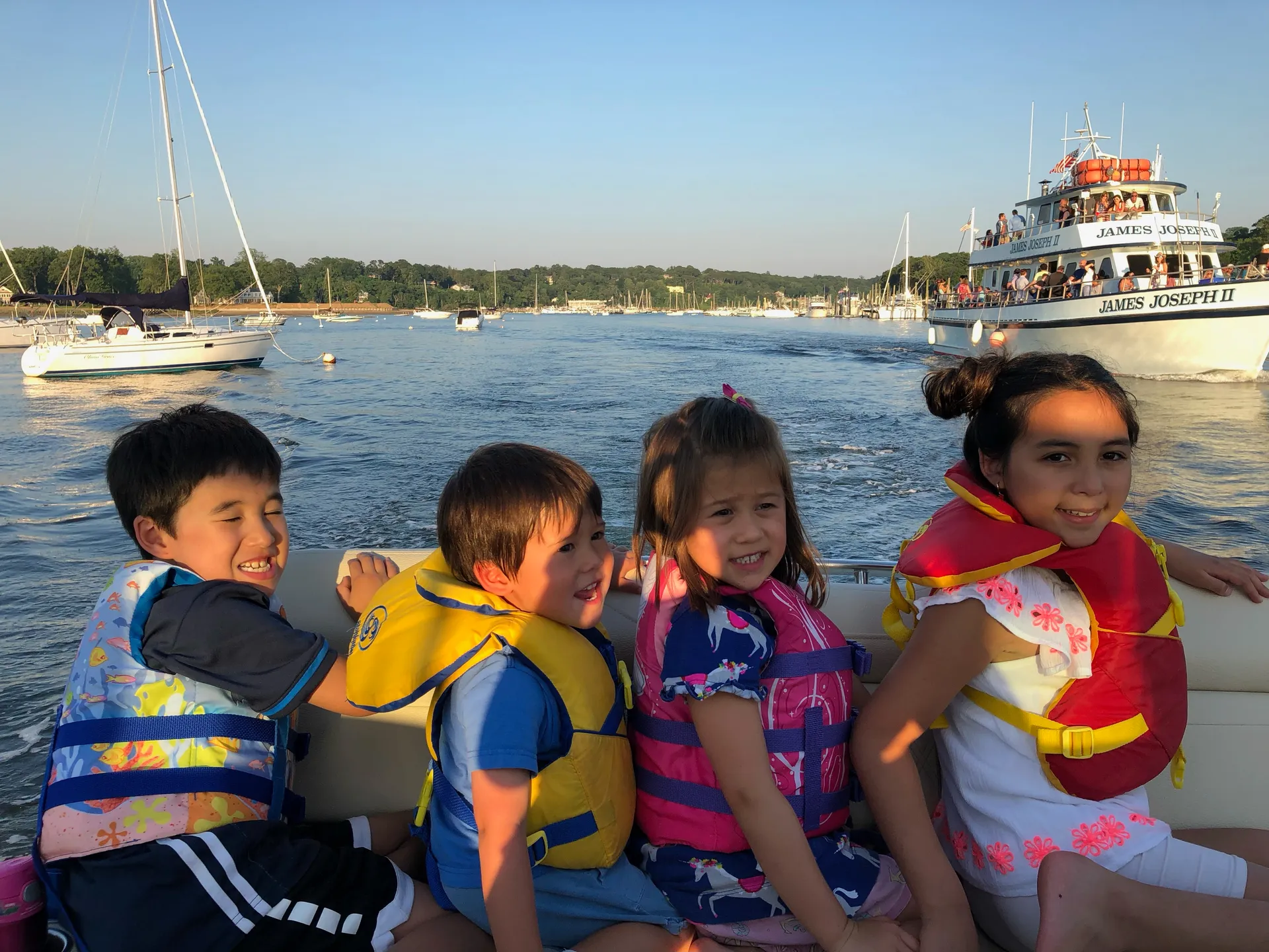 Beautiful, Clean &amp; Modern 35 Foot Express Cruiser!