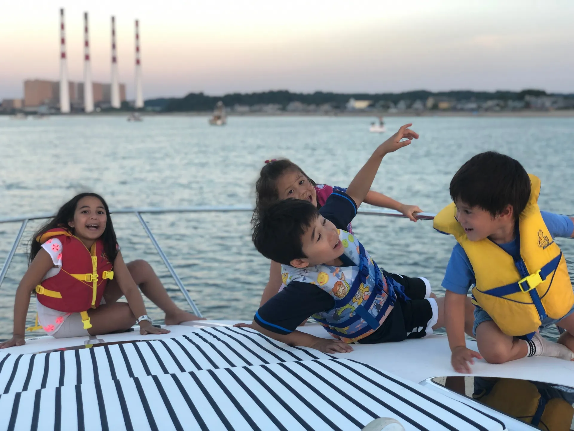 Beautiful, Clean &amp; Modern 35 Foot Express Cruiser!