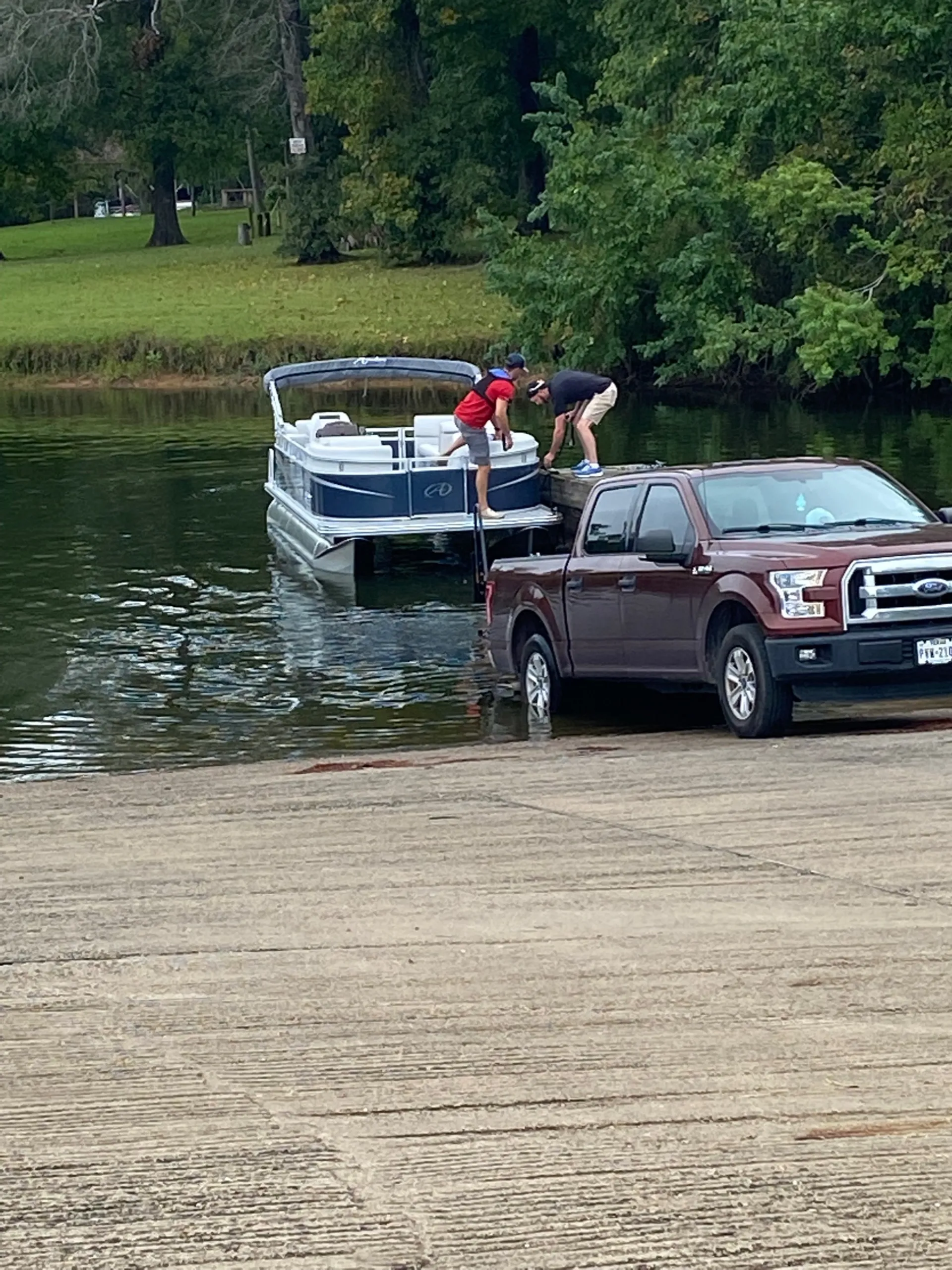 2022 18ft Avalon Pontoon (No tubing)
