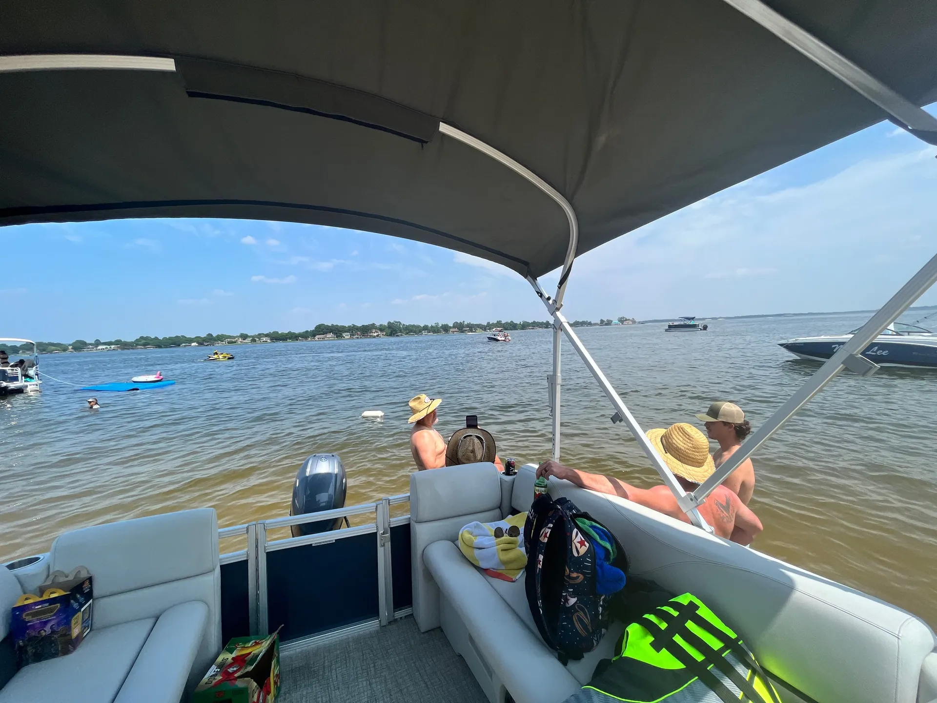 2022 18ft Avalon Pontoon (No tubing)