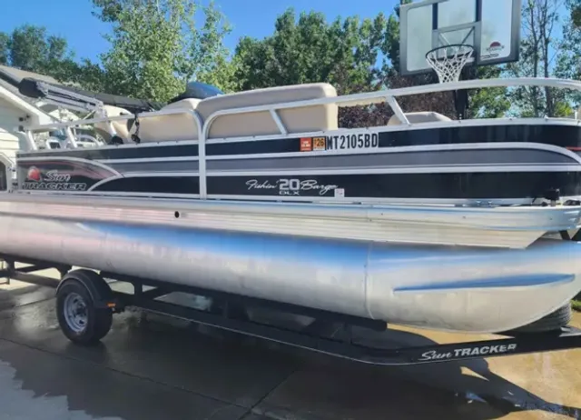 Rent a Sun Tracker by Tracker Marine pontoon in Laurel, MT near me