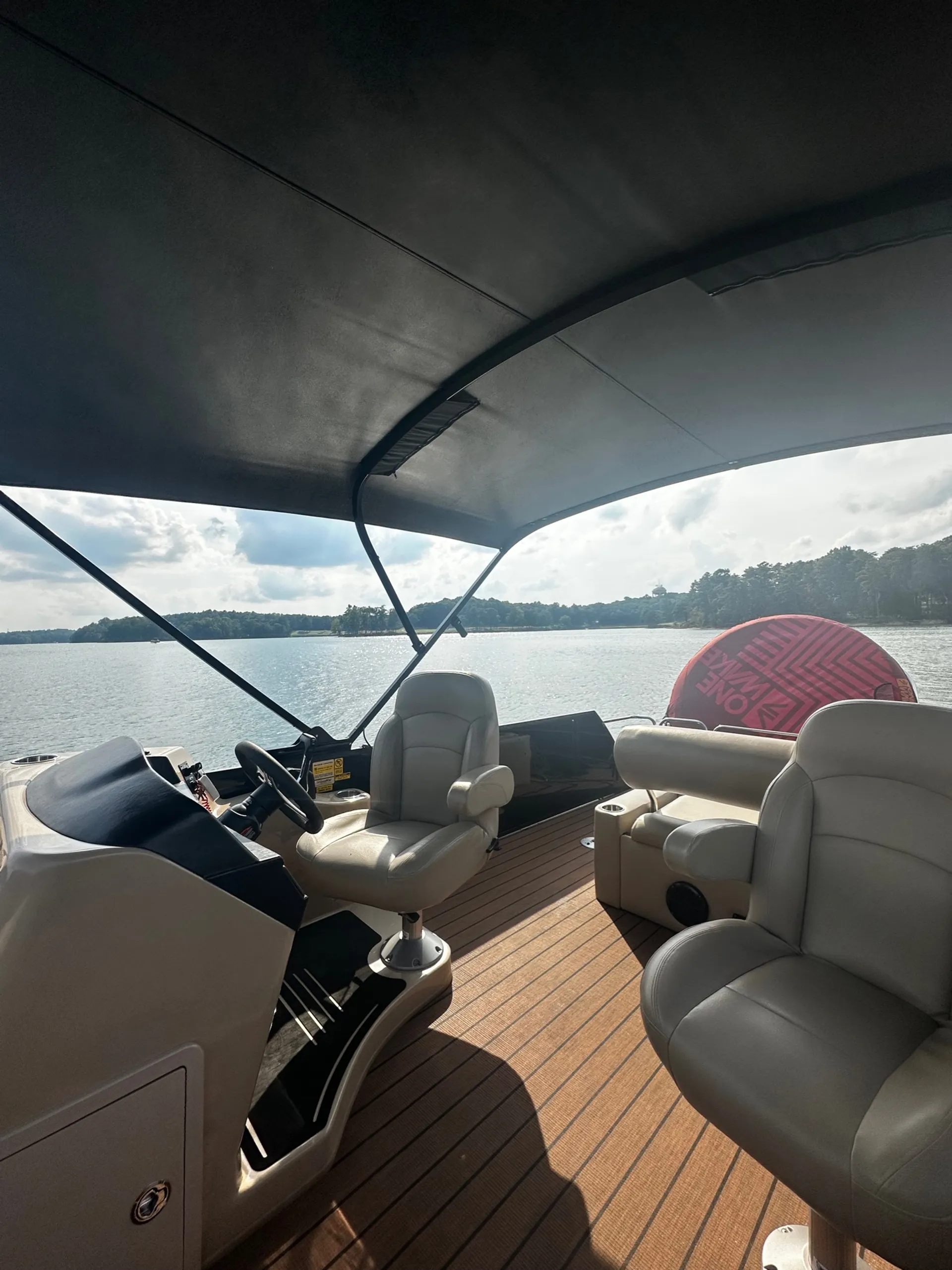 24’ Bentley Tritoon **200HP on Lake Lanier