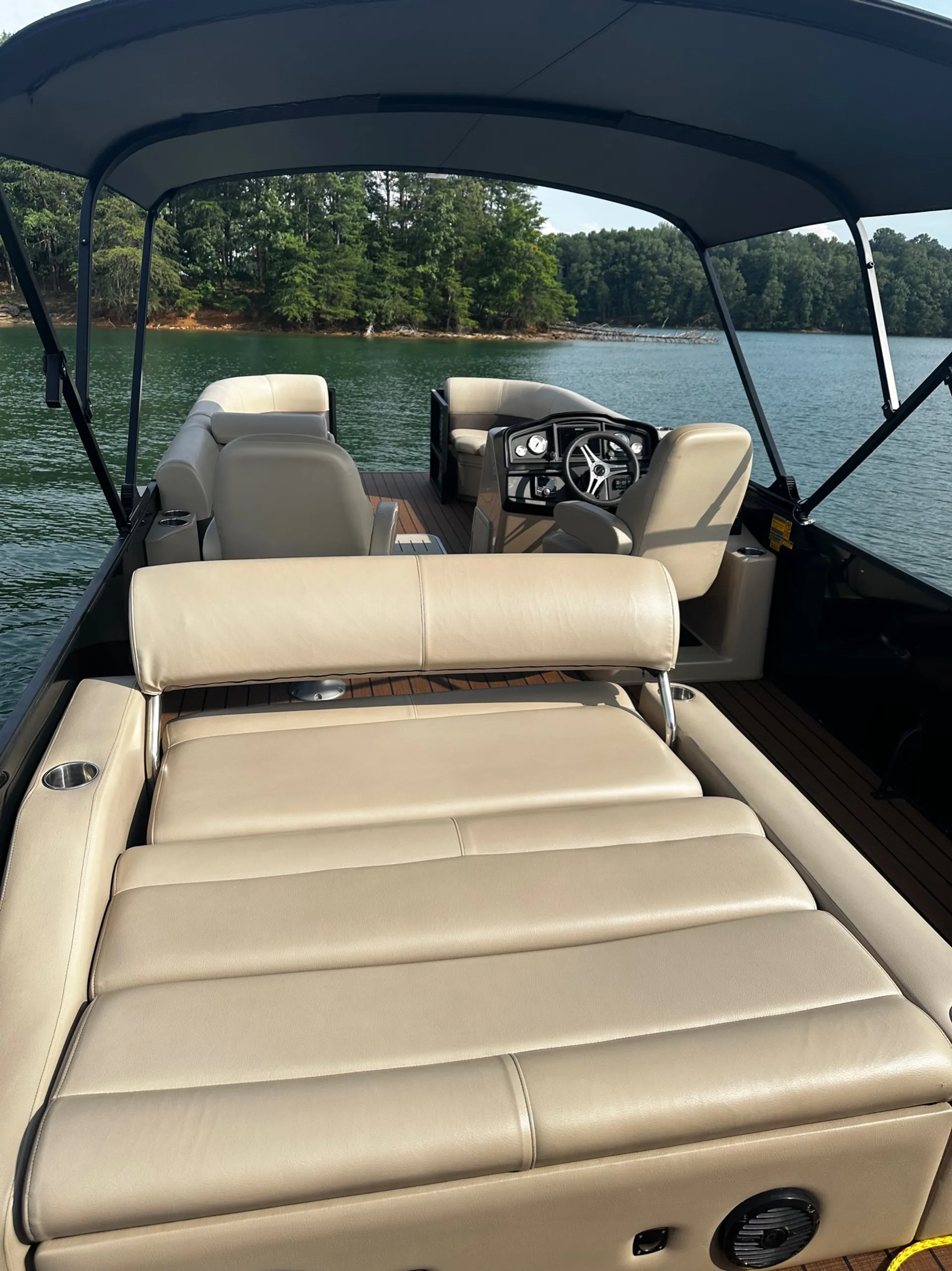 24’ Bentley Tritoon **200HP on Lake Lanier