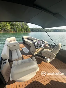 24’ Bentley Tritoon **200HP