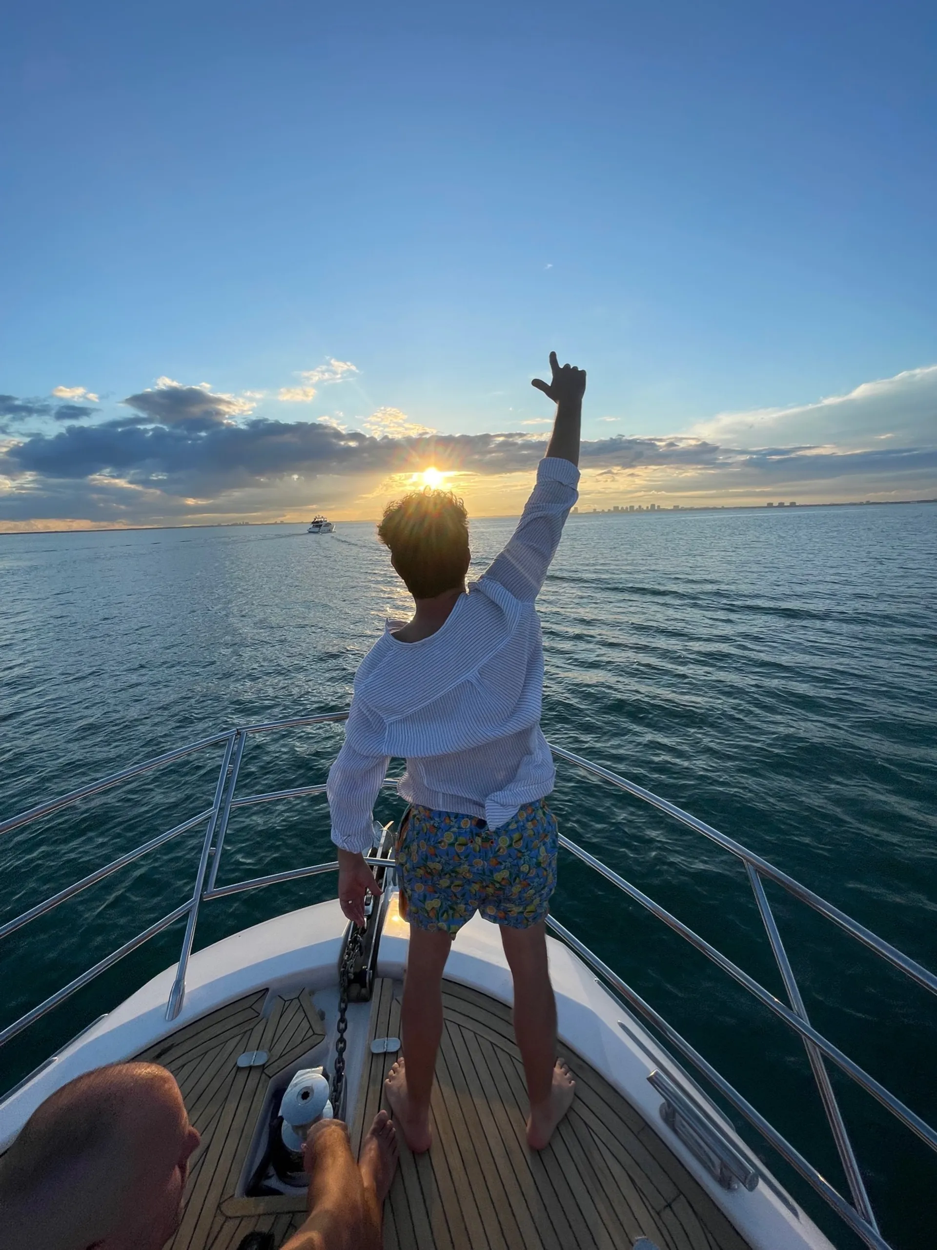 64ft Azimut Flybridge Luxury Yacht – Miami