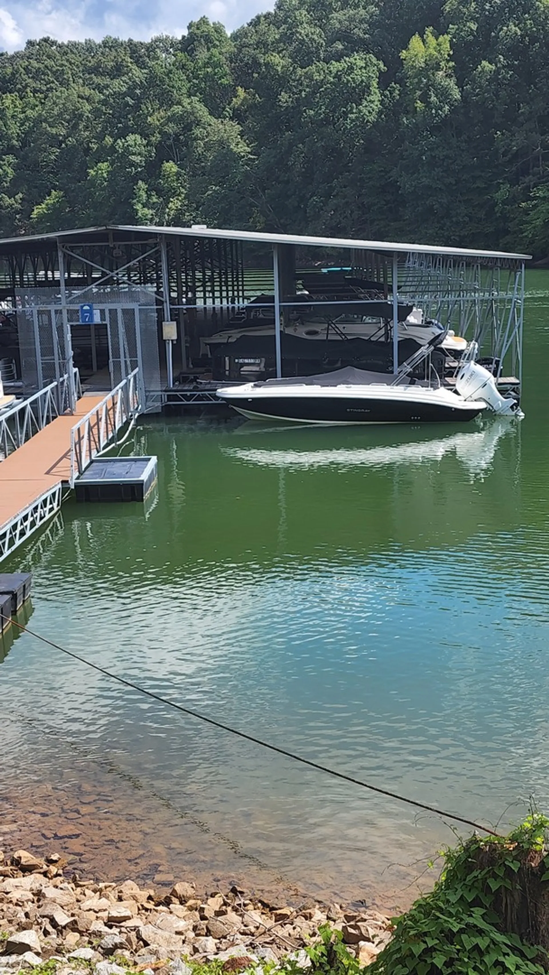 Stingray Ski/Fishing 12person Deckboat for Lake Lanier