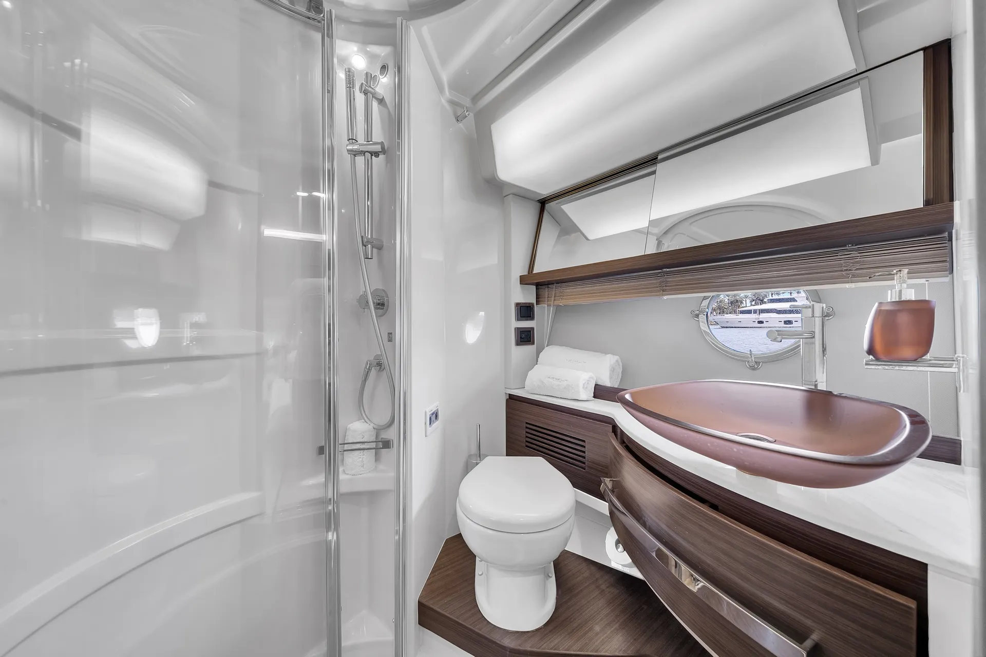 64ft Azimut Flybridge Luxury Yacht – Miami