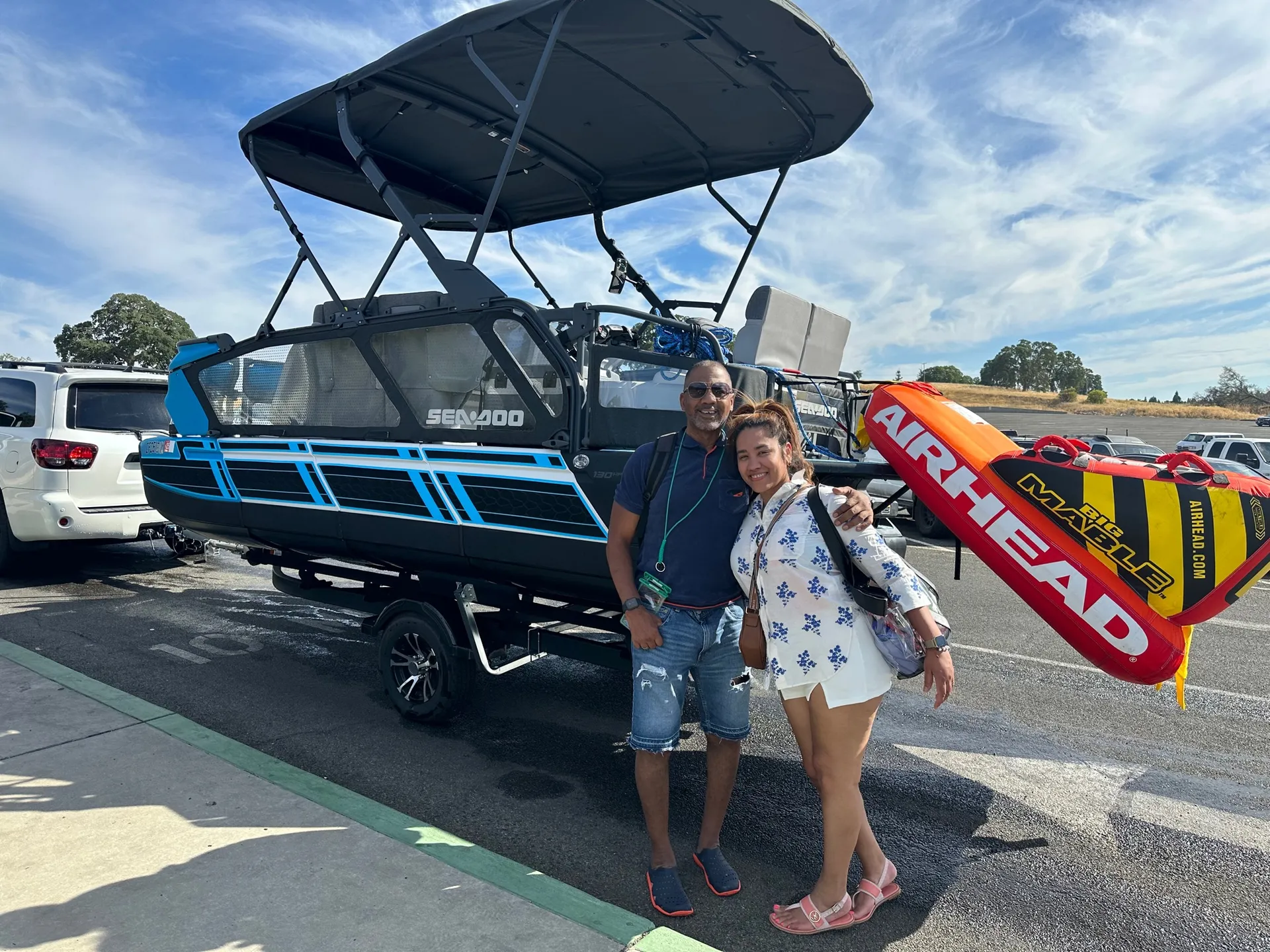 Folsom Lake’s #1 Boat Rentals: 18’ & 21’ Pontoons Ready to Book!