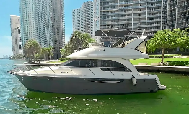 Rent a Meridian Yachts motor yacht in Miami, FL near me