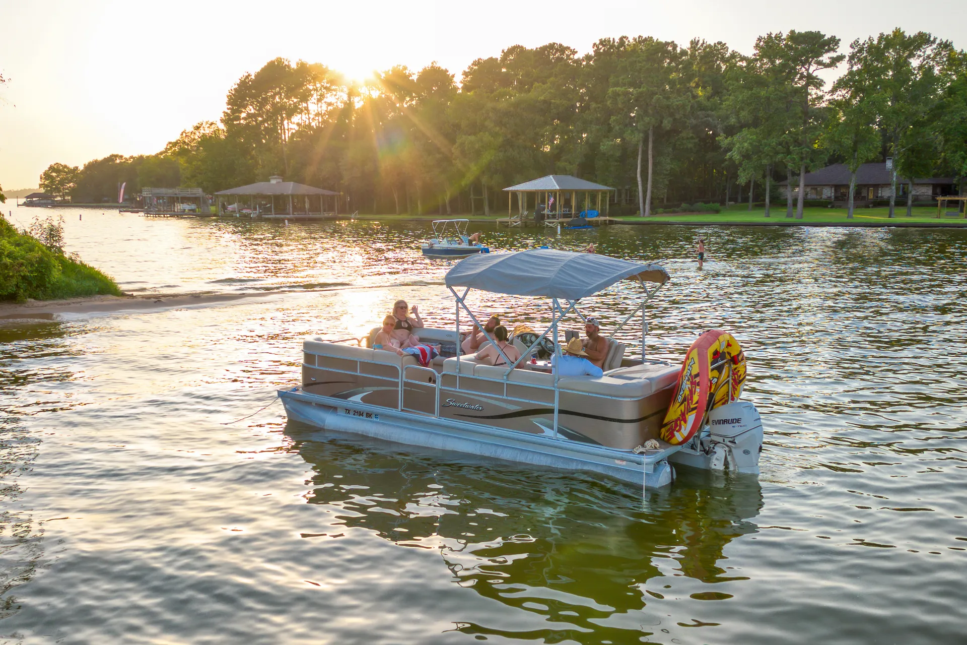 Luxury 22ft Pontoon Boat On Beautiful Lake Conroe