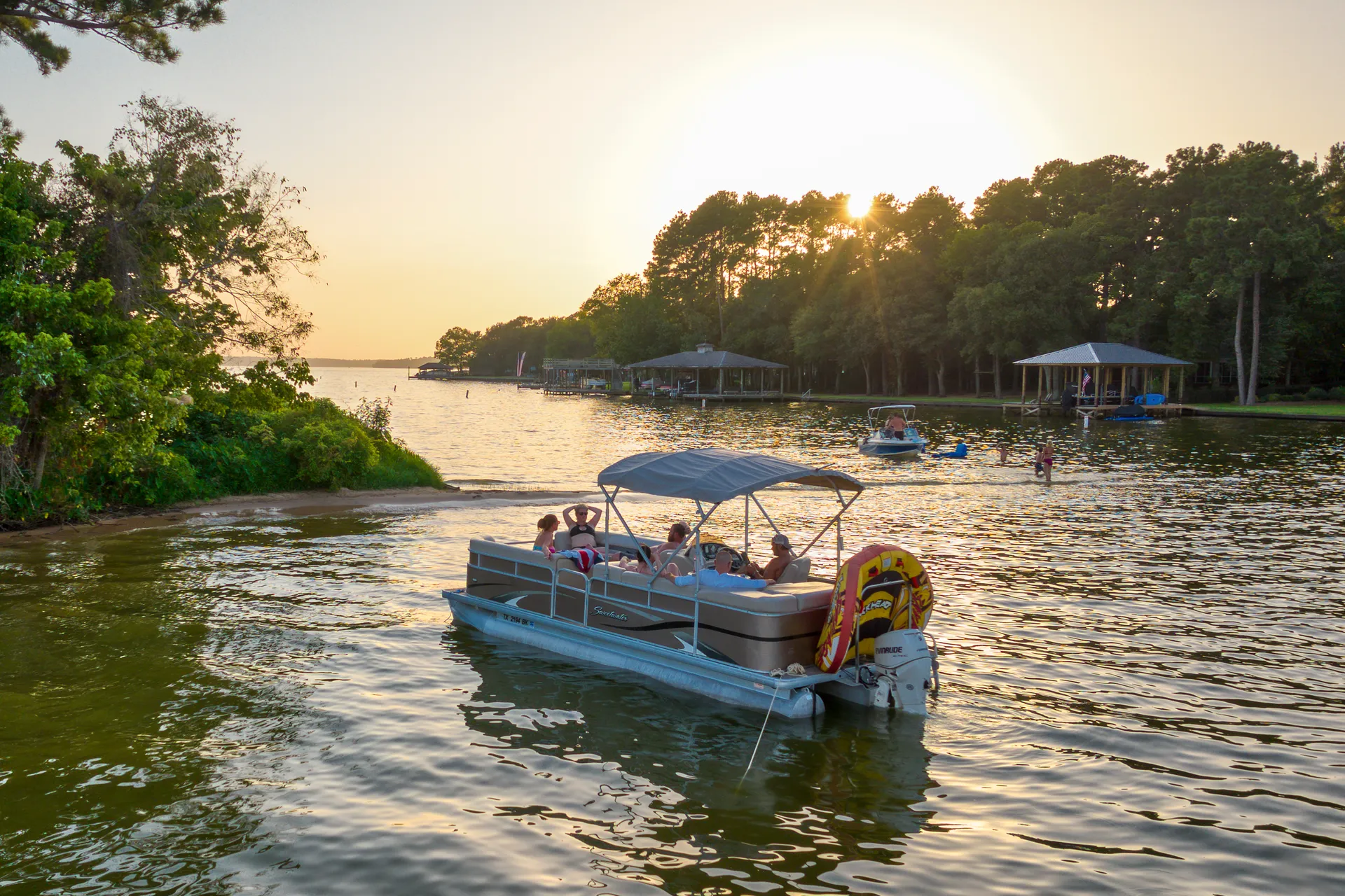 Luxury 22ft Pontoon Boat On Beautiful Lake Conroe