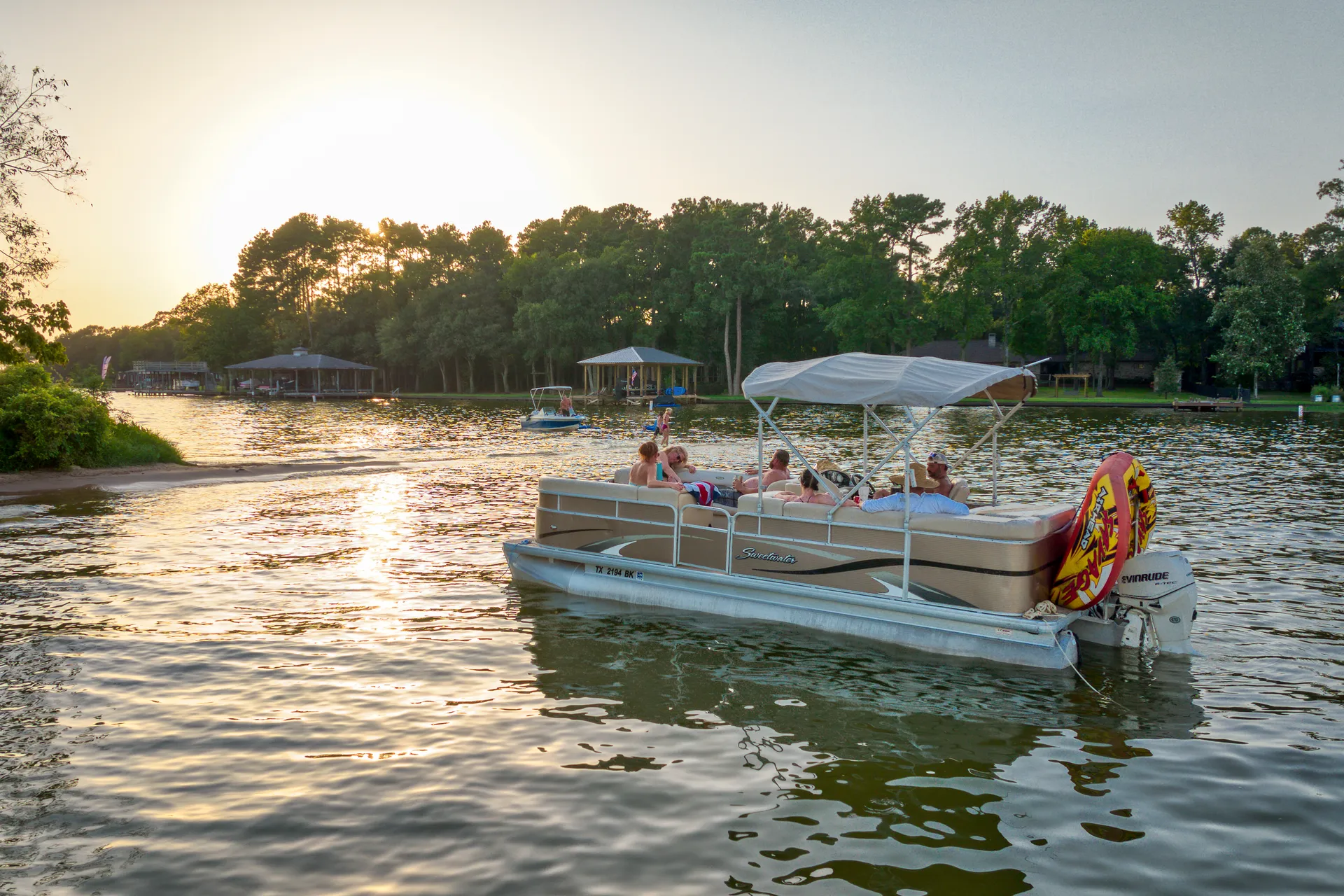 Luxury 22ft Pontoon Boat On Beautiful Lake Conroe