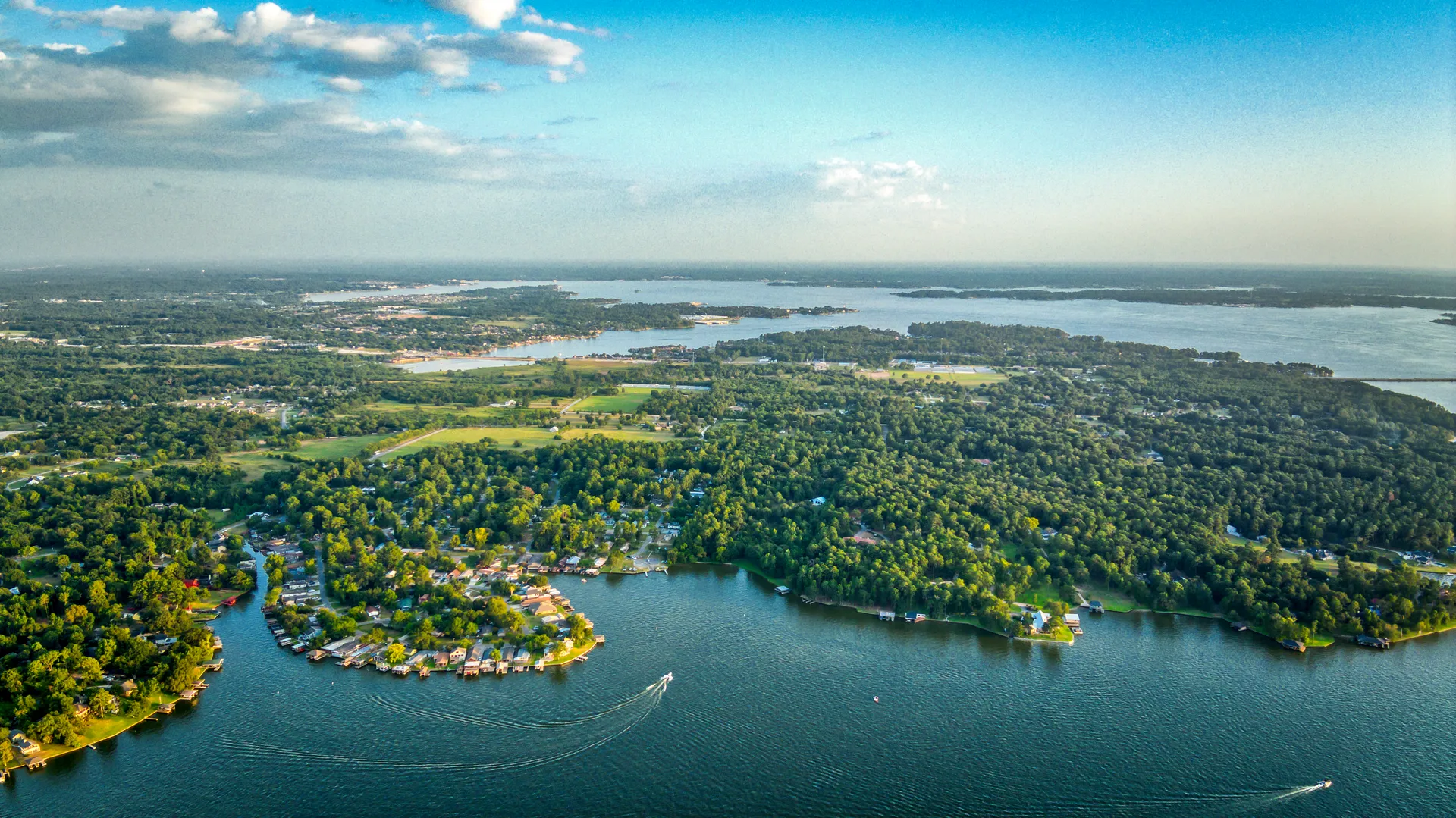 Luxury 22ft Pontoon Boat On Beautiful Lake Conroe