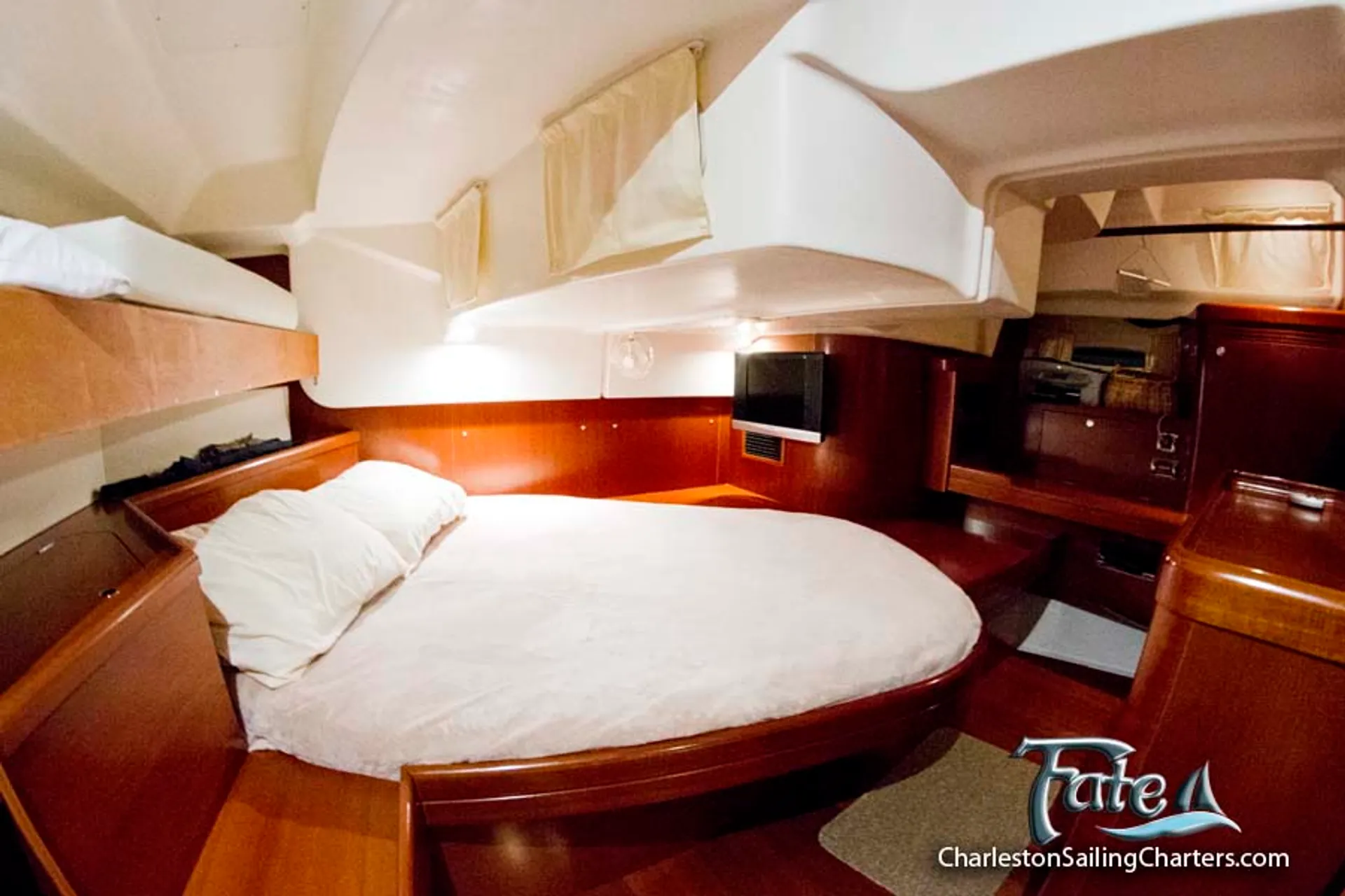 Private luxury sailing and dolphin tours on Fate