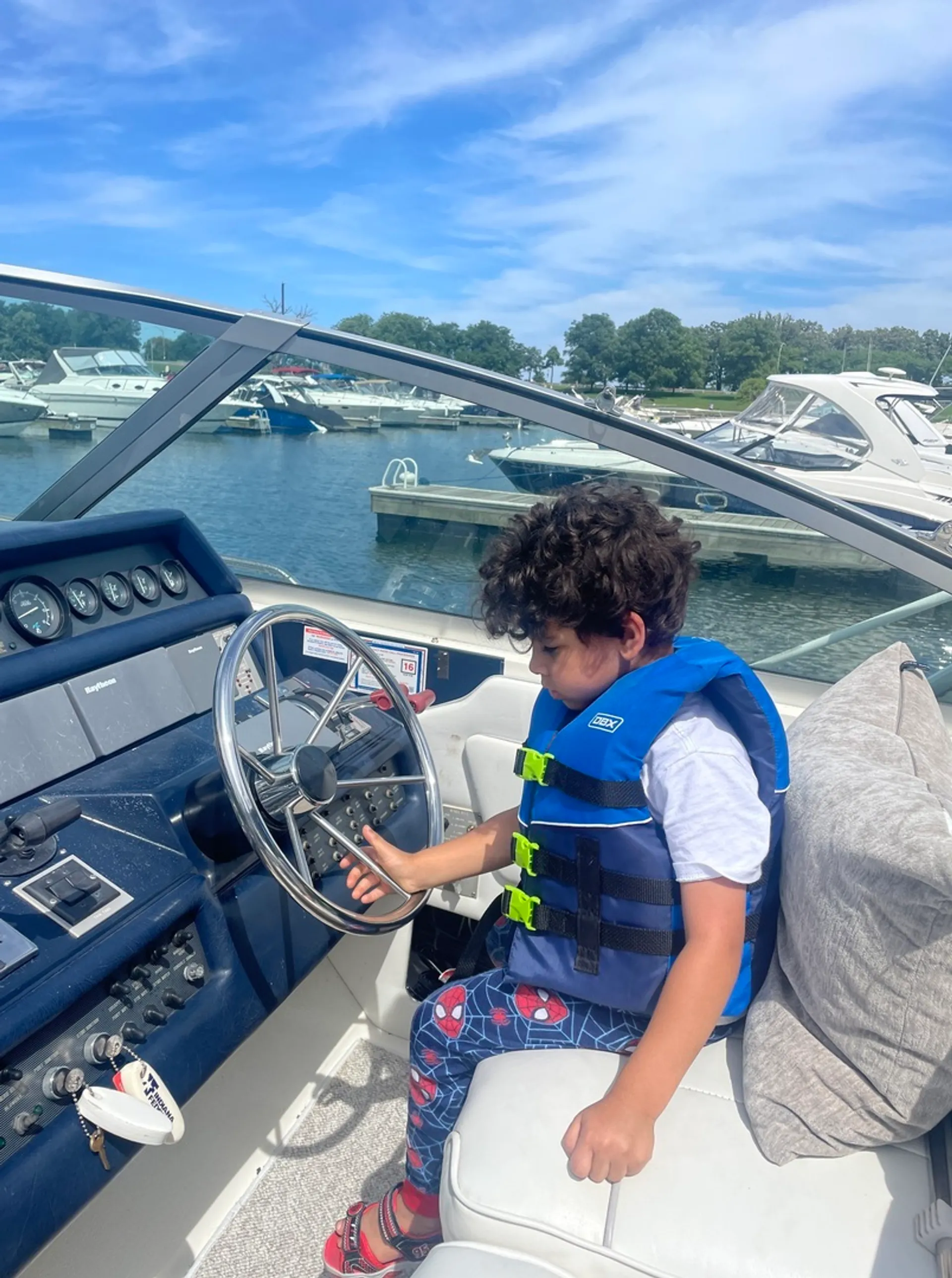 Sea Ray Sundancer 33ft Yacht – Chicago Luxury Cruise, Dine, and Party 