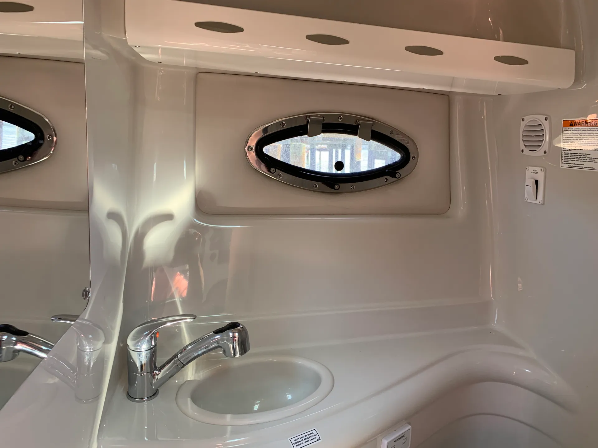 Explore the Gulf: Luxury Boat Rental Experience