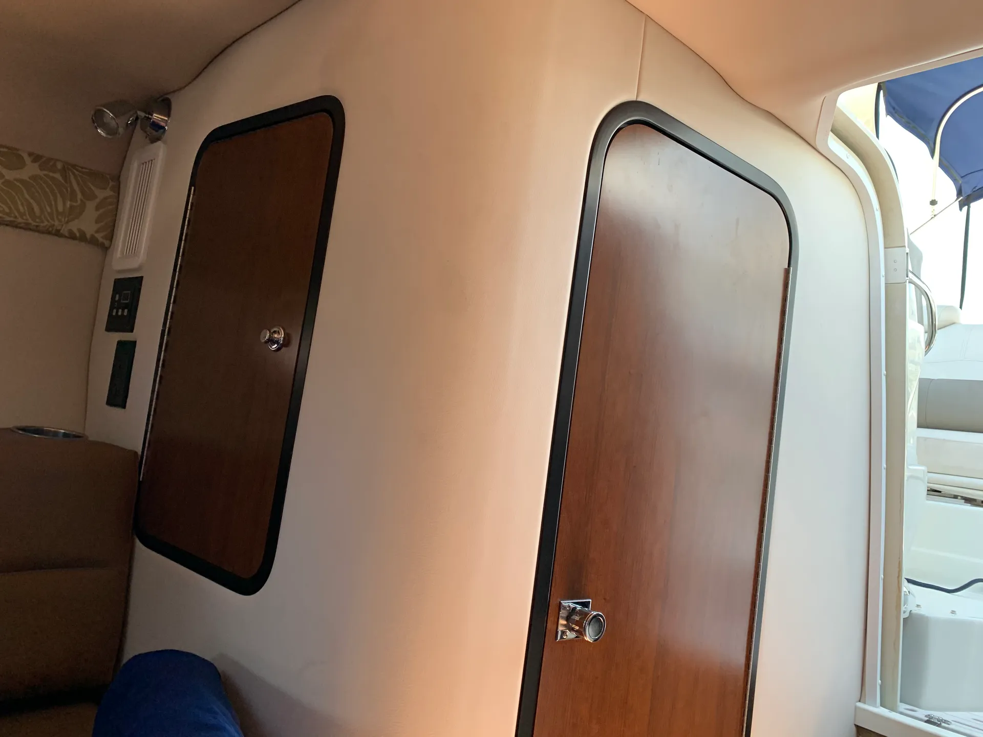 Explore the Gulf: Luxury Boat Rental Experience