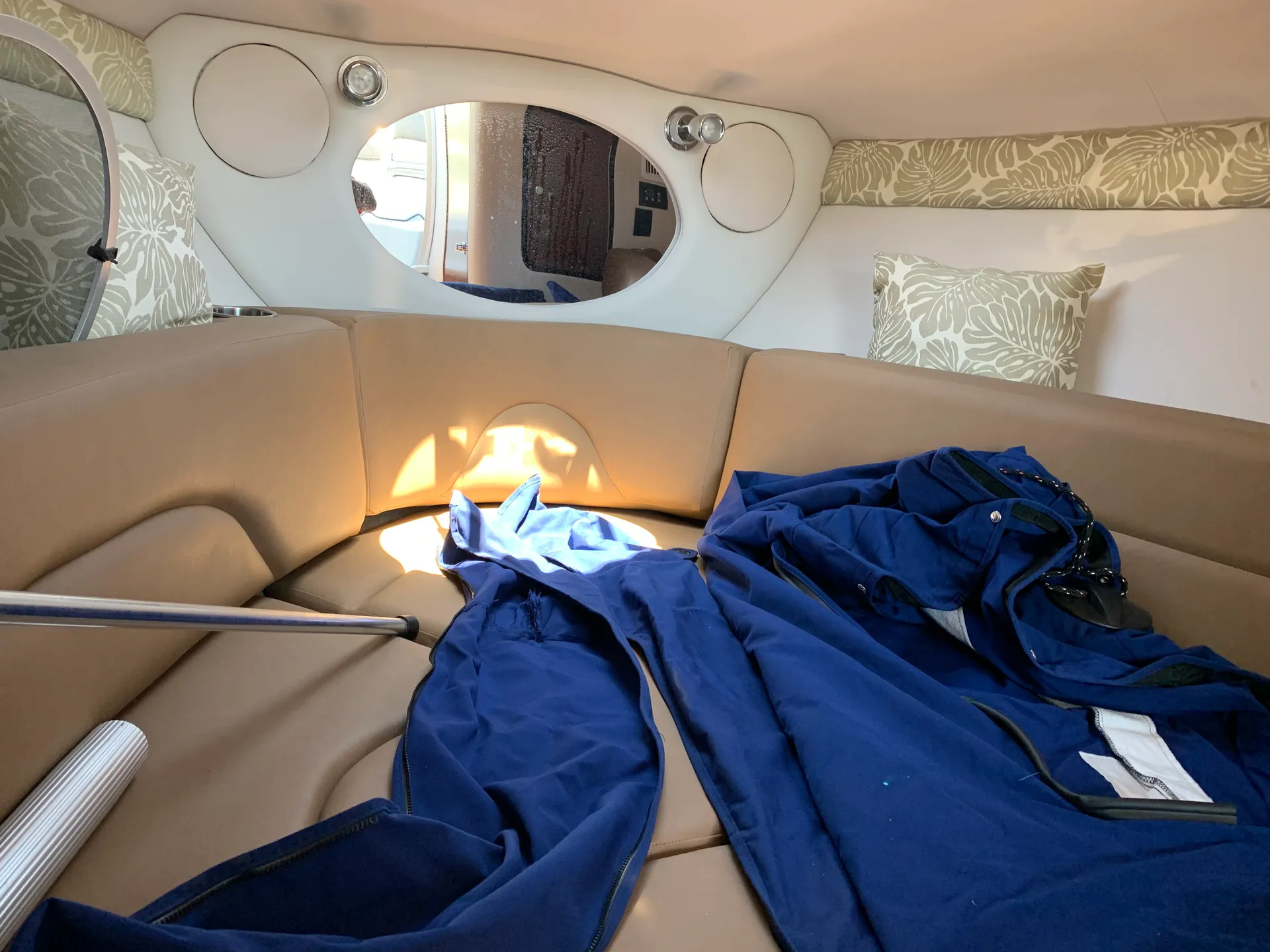 Explore the Gulf: Luxury Boat Rental Experience