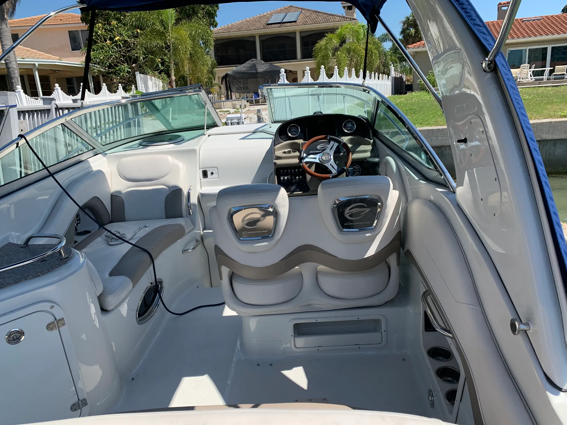 Explore the Gulf: Luxury Boat Rental Experience