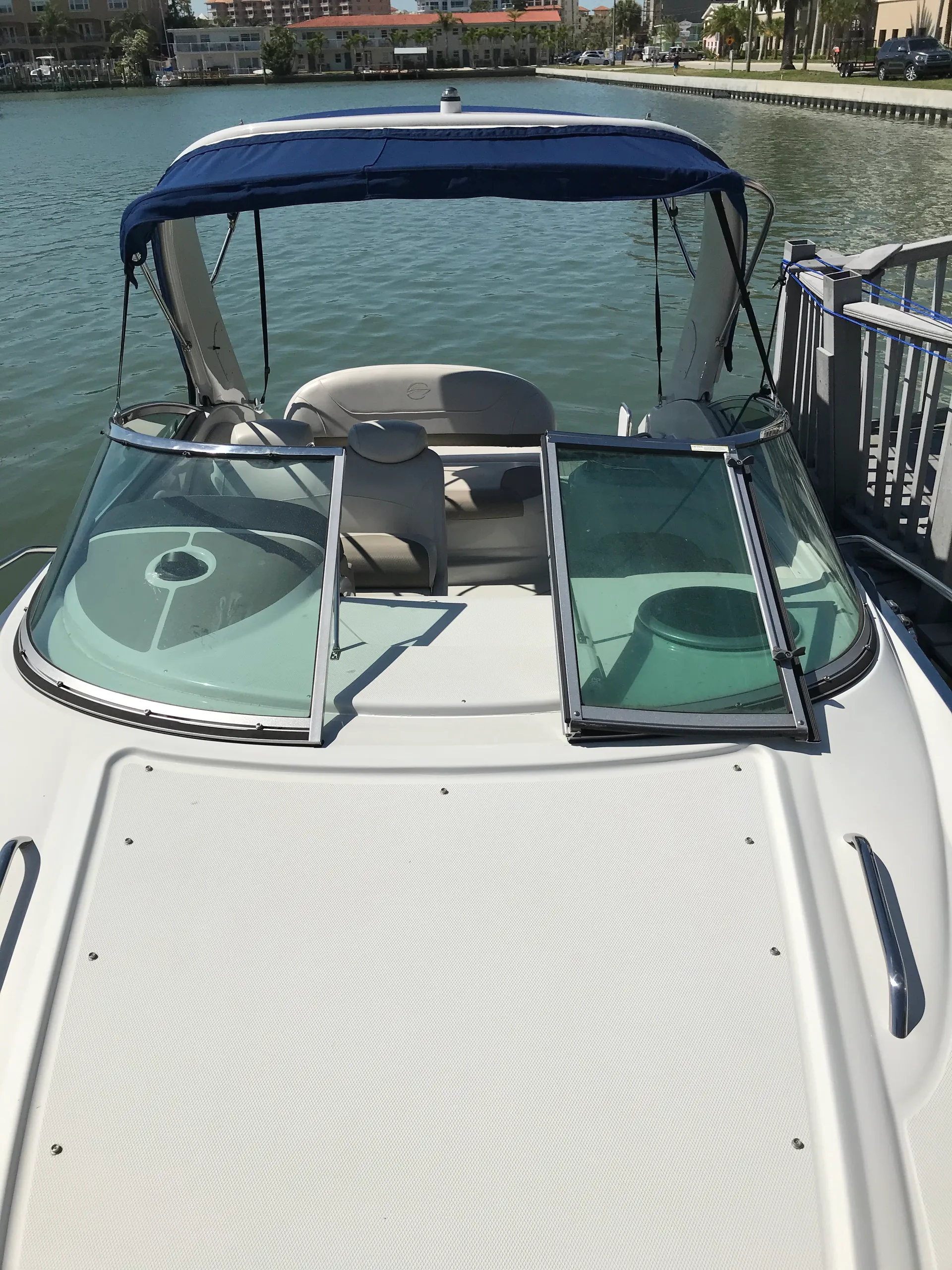 Explore the Gulf: Luxury Boat Rental Experience