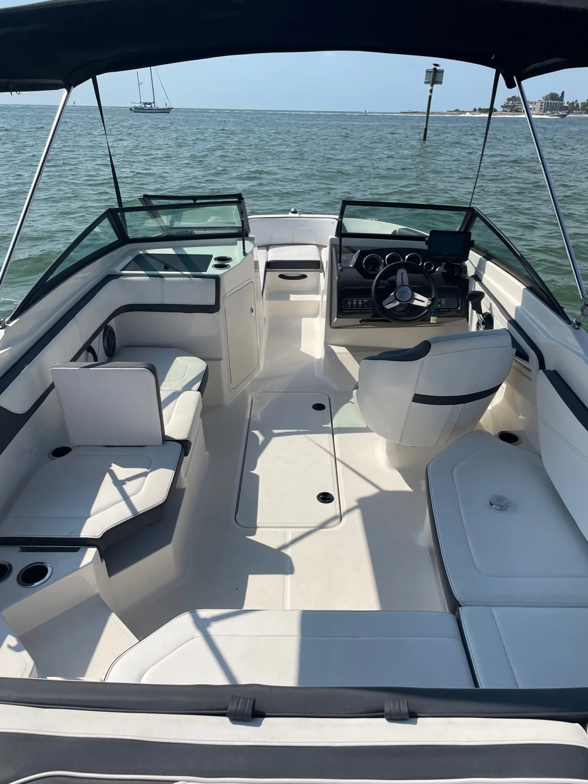Sea Ray Boats 21 SPX w/200XL Verado  in Bay Pines, FL — photo 5
