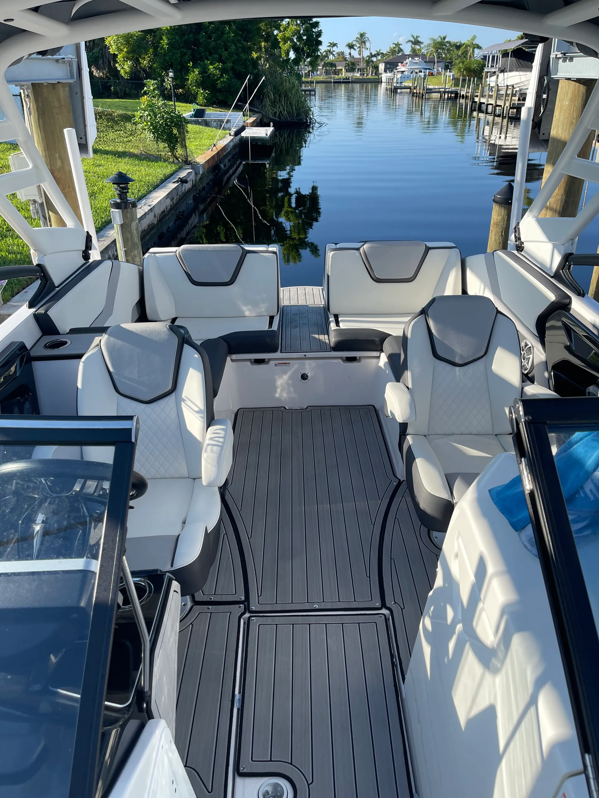 Boating in Pure Luxury