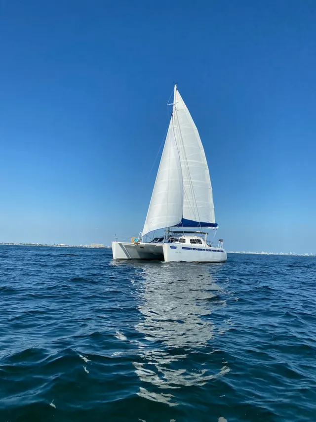 Rent a Sailing Catamaran catamaran in Miami, FL near me