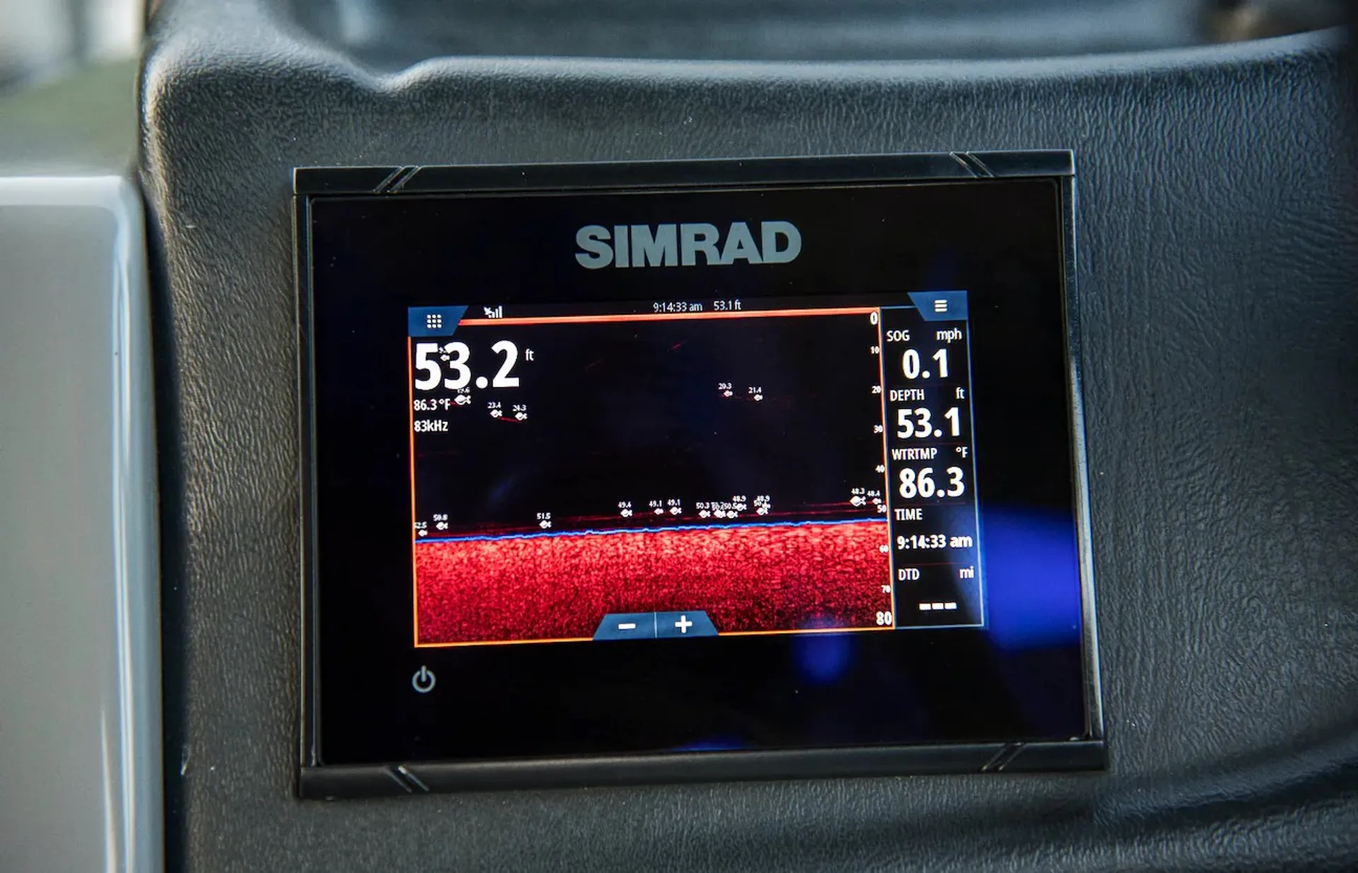 LUXURY BOAT RENTAL ON LAKE LANIER! LIKE NEW 200 HP TRI-TOON by VERANDA