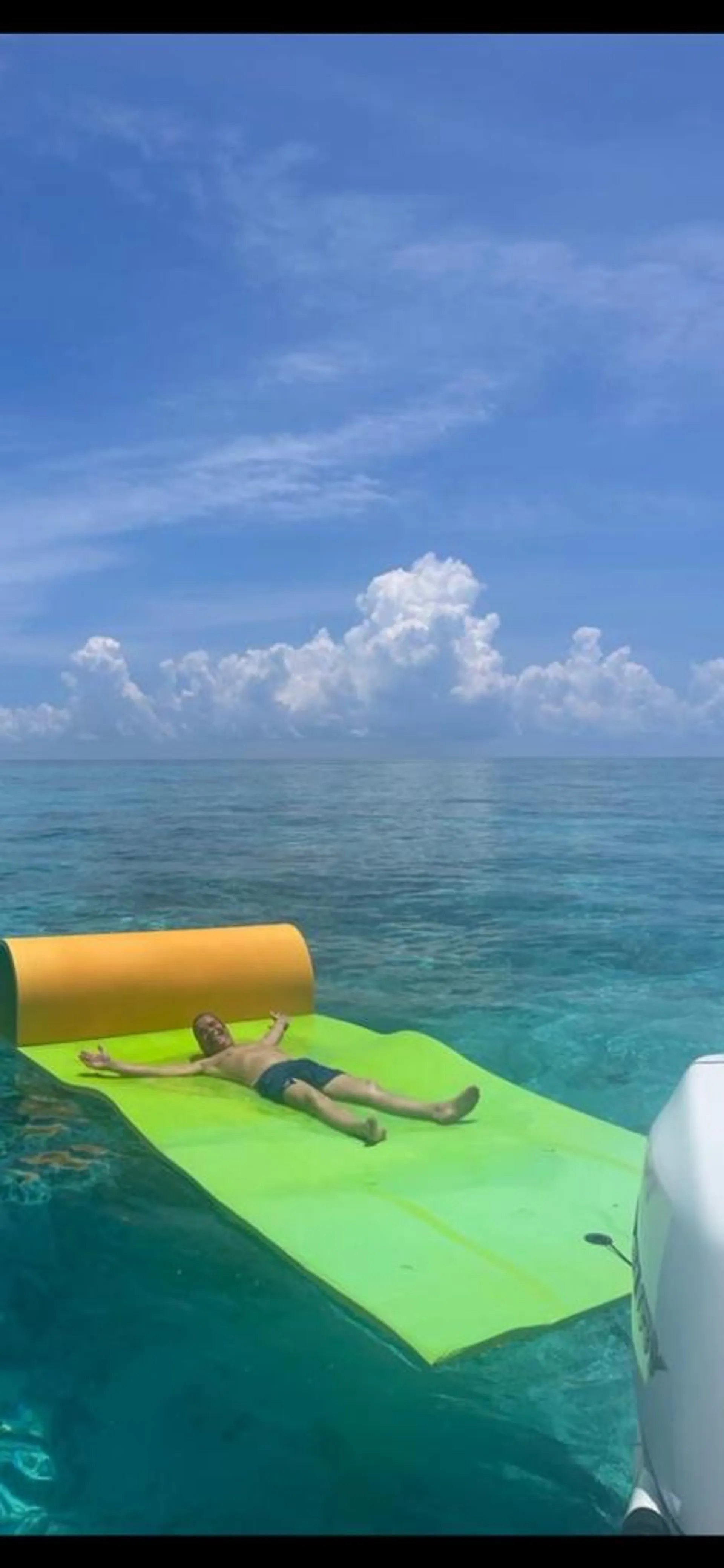 Explore the Stunning Waters of the Florida Keys Aboard Our 31’ Contend