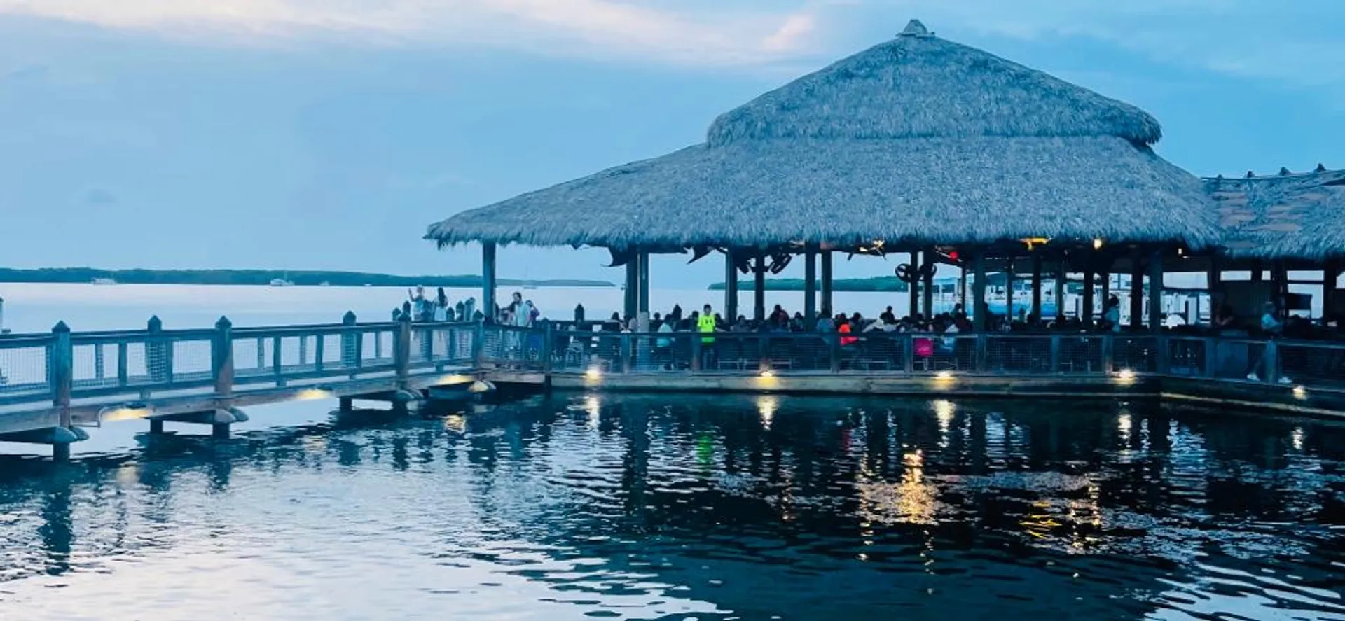 Explore the Stunning Waters of the Florida Keys Aboard Our 31’ Contend