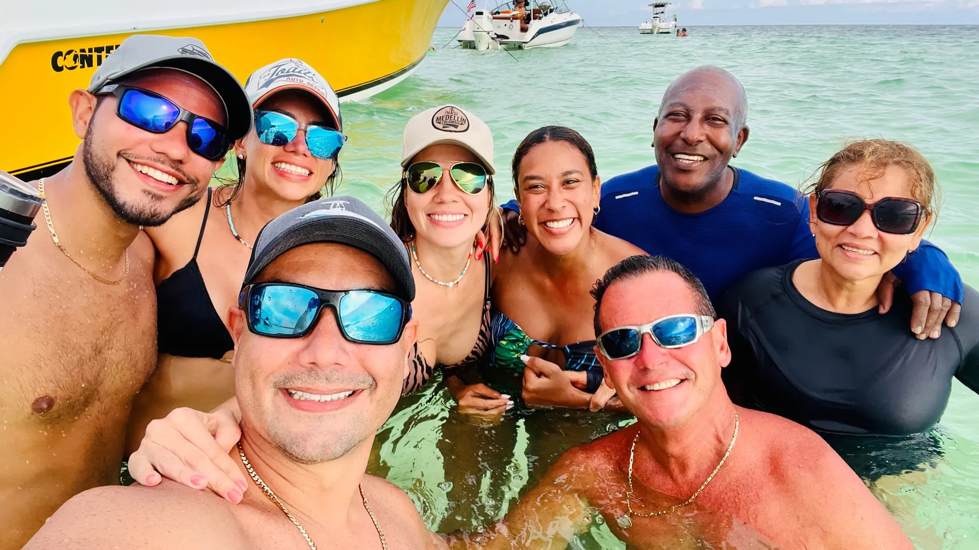 Explore the Stunning Waters of the Florida Keys Aboard Our 31’ Contend