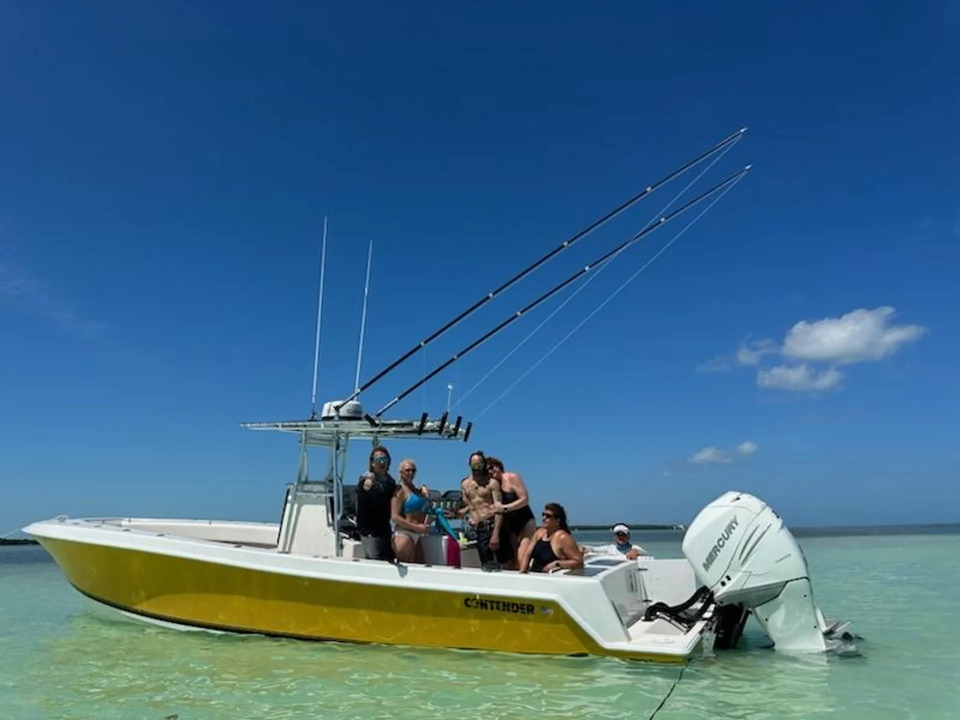 Explore the Stunning Waters of the Florida Keys Aboard Our 31’ Contend