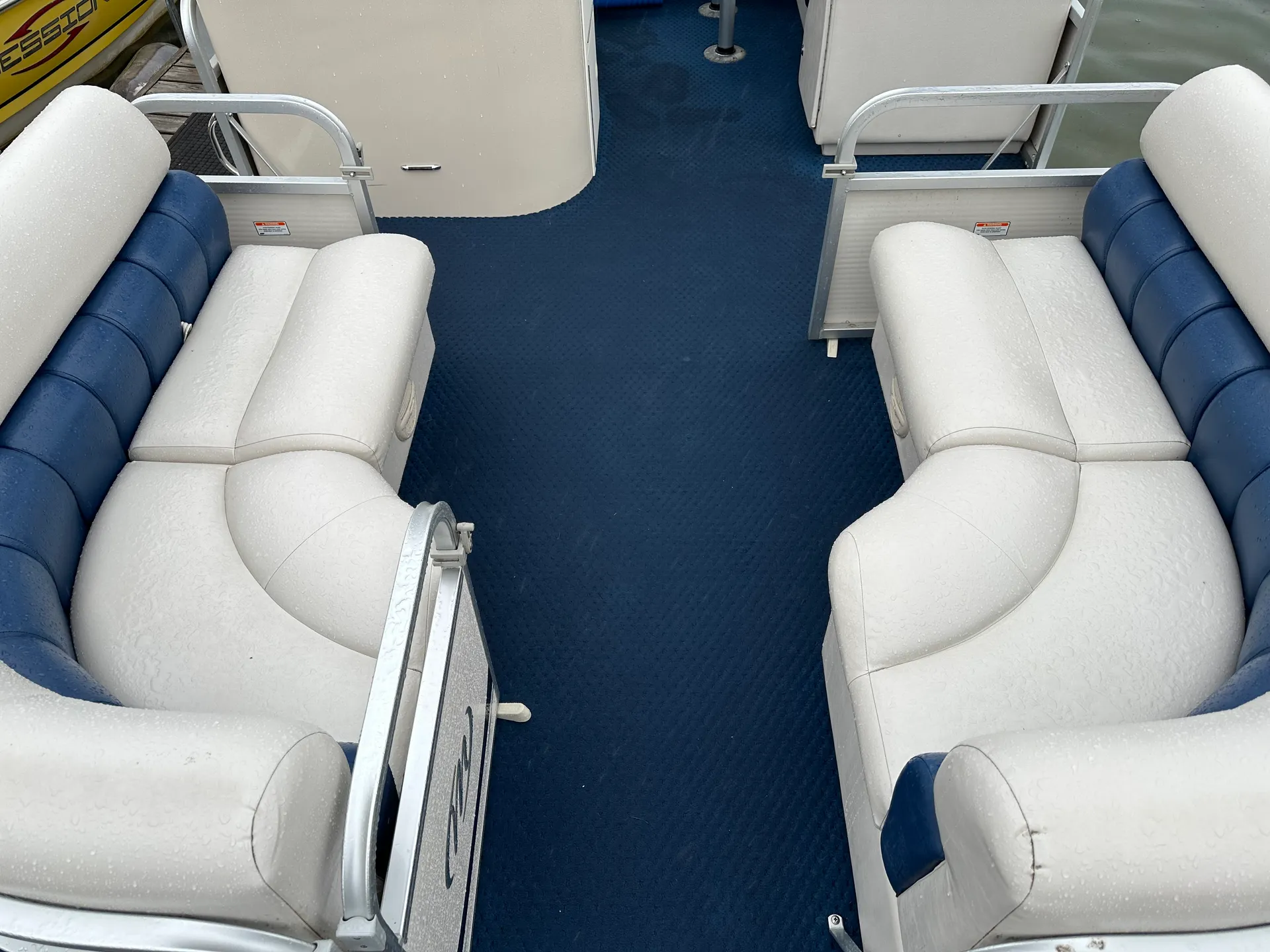 (Airbnb guests only) Clean Manitou Pontoon on Pleasant Lake - Seats 10