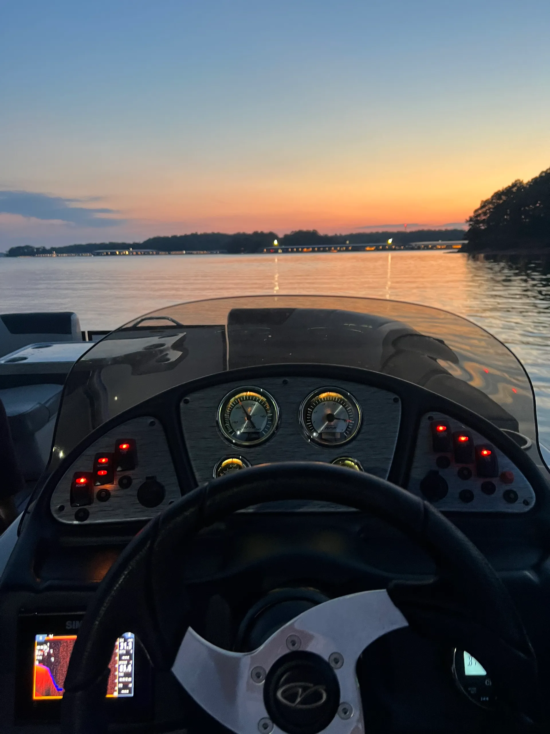LUXURY BOAT RENTAL ON LAKE LANIER! LIKE NEW 200 HP TRI-TOON by VERANDA