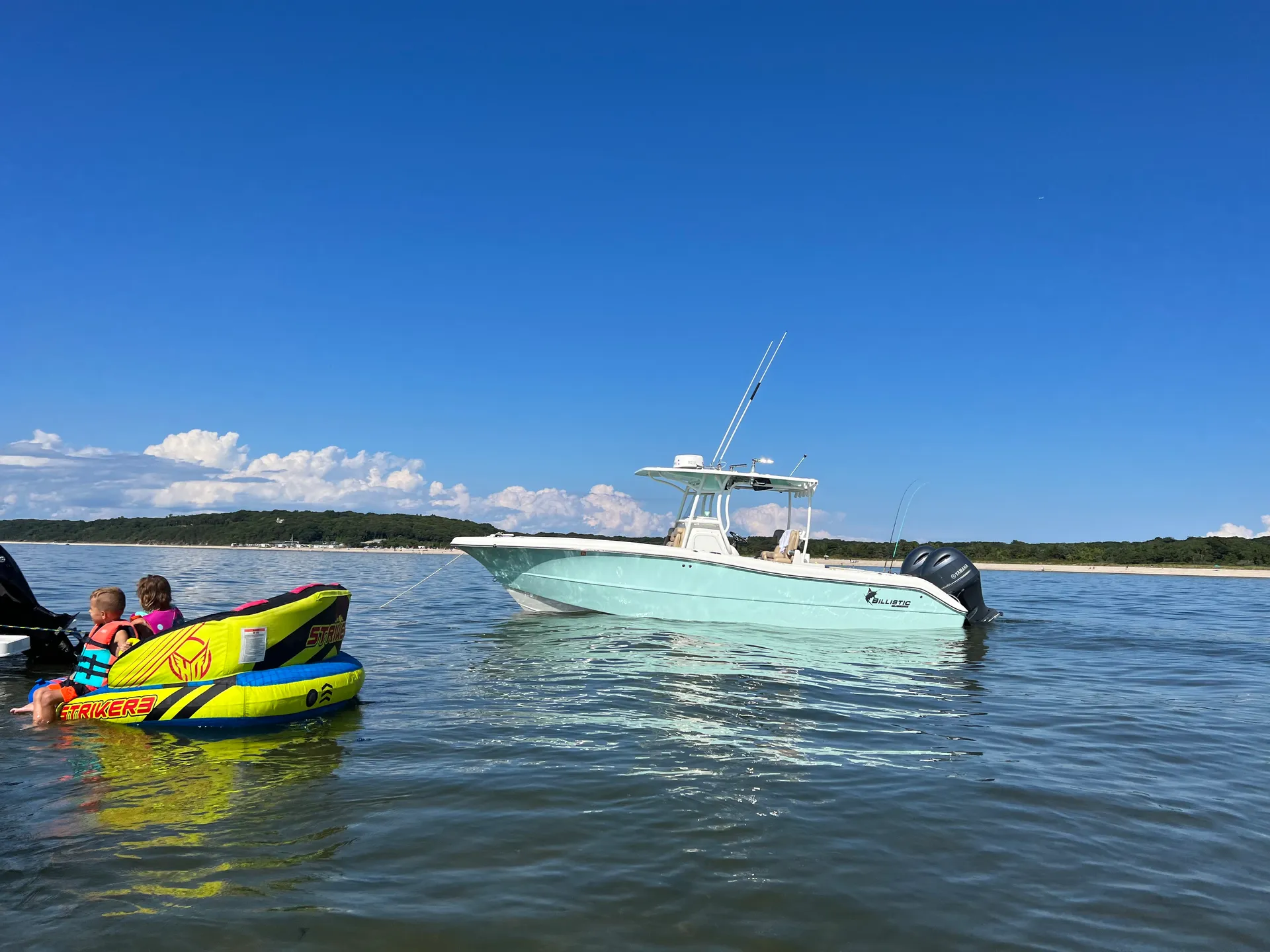 Center Console 261 Billistic - Relax, sandbar, tube, fish, ash spread 
