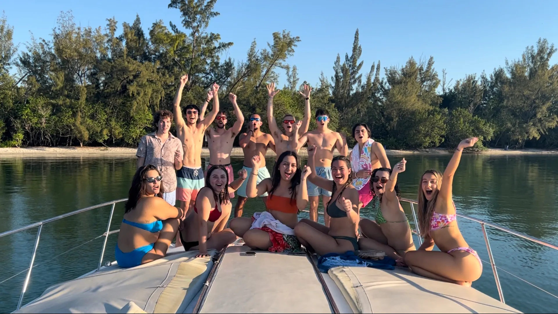 *1 FREE HOUR* DOWNTOWN MIAMI ALMOST 50' IN LENGTH